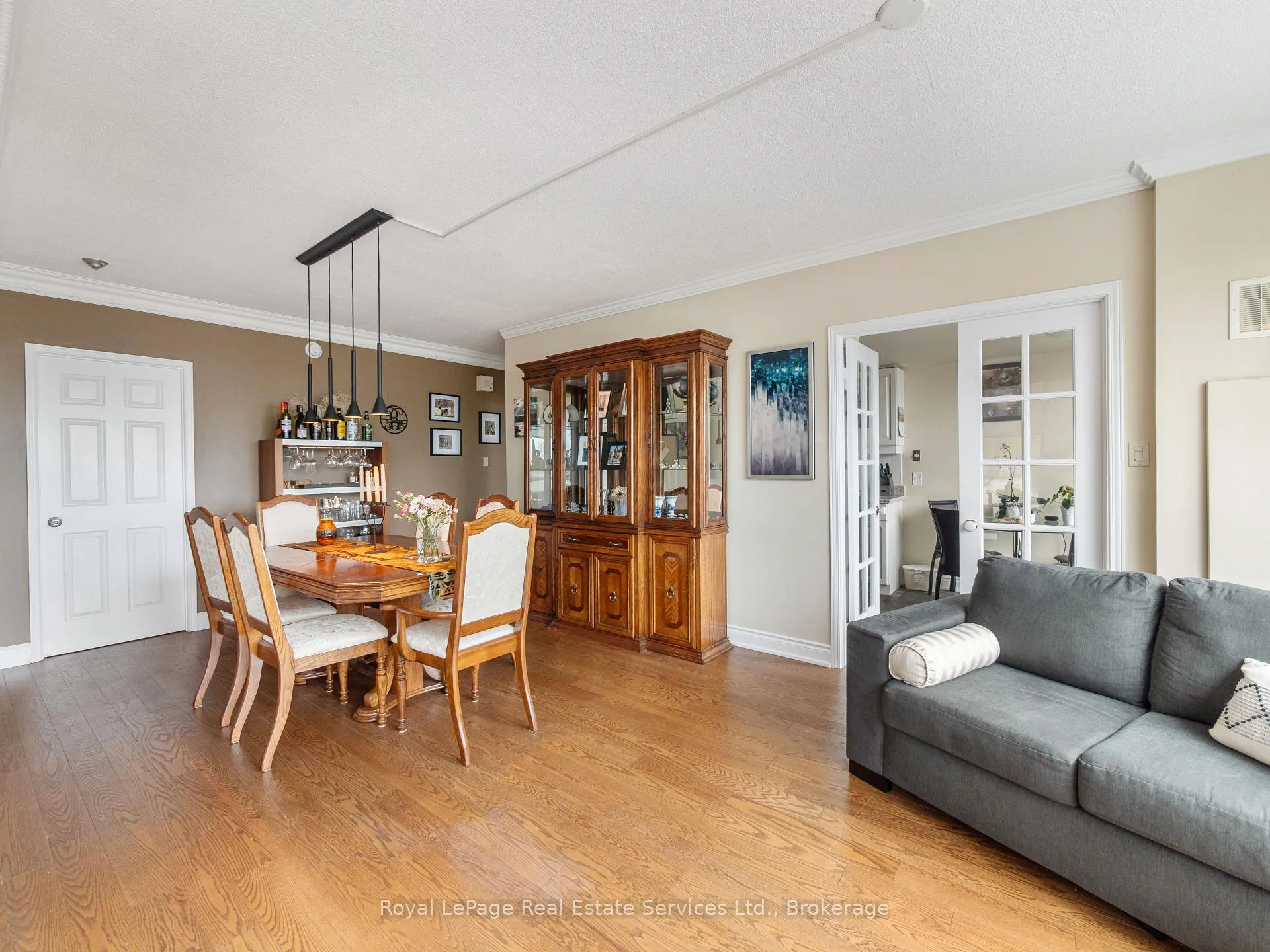 Photo 9 of Unit 310, 415 Locust Street, Burlington, Brant — HOMEH