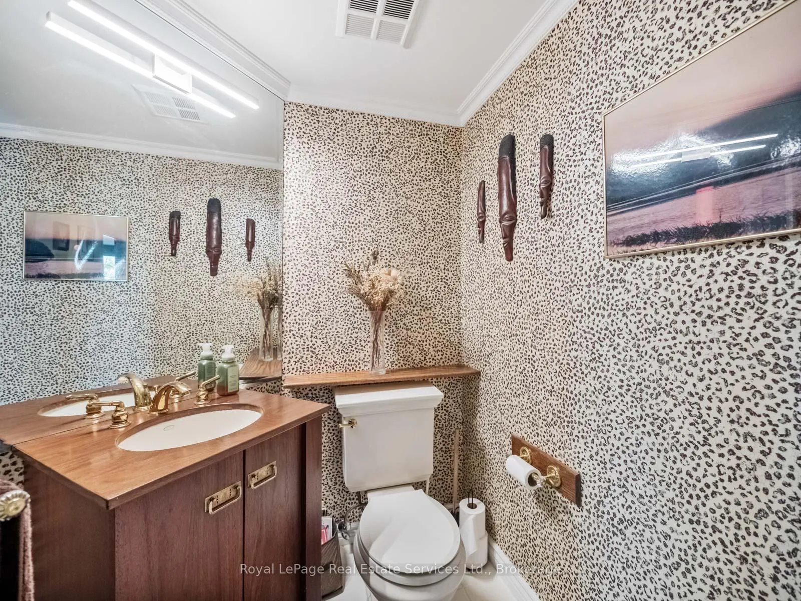 Photo 10 of Unit 310, 415 Locust Street, Burlington, Brant — HOMEH