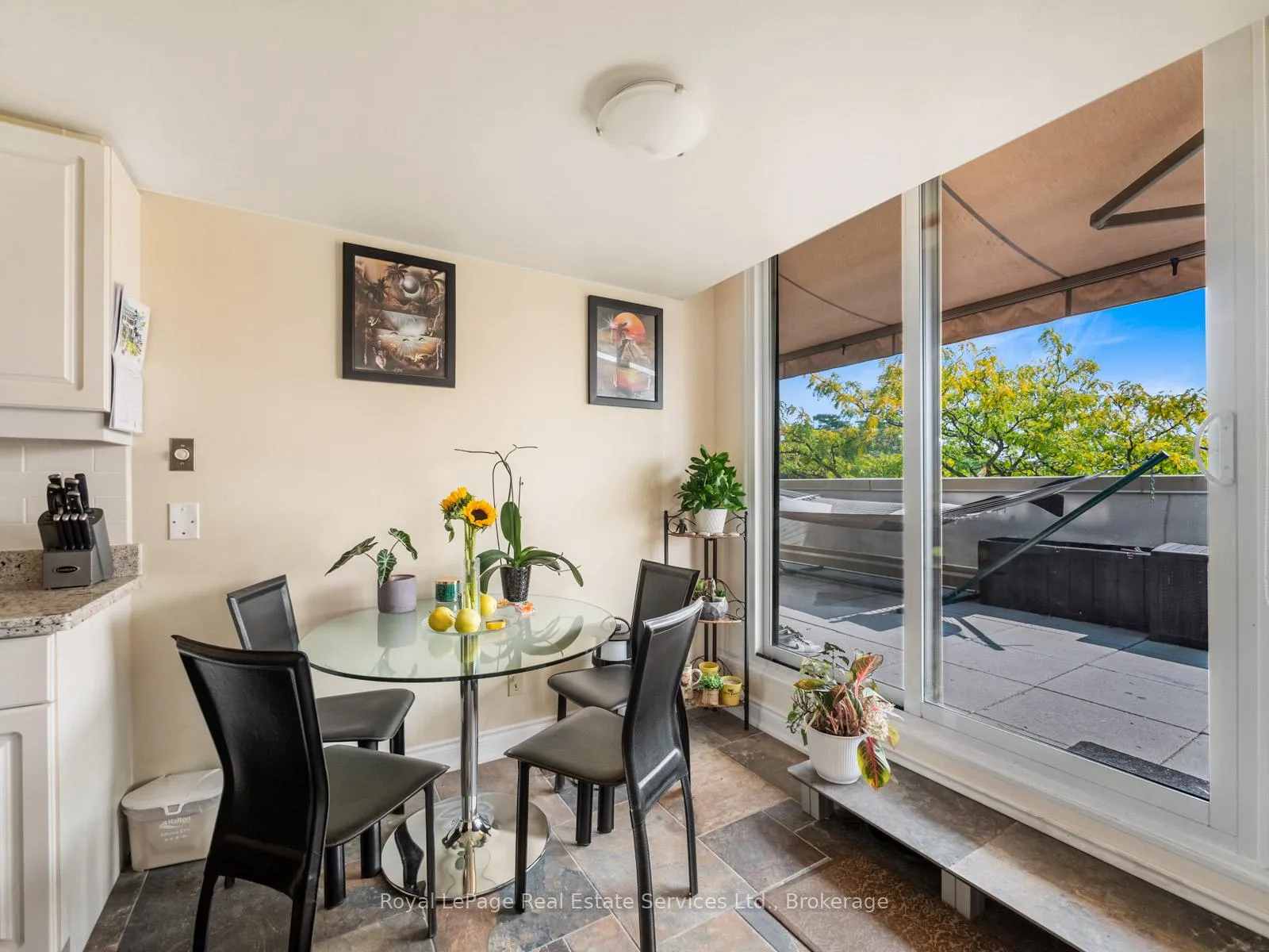 Photo 15 of Unit 310, 415 Locust Street, Burlington, Brant — HOMEH