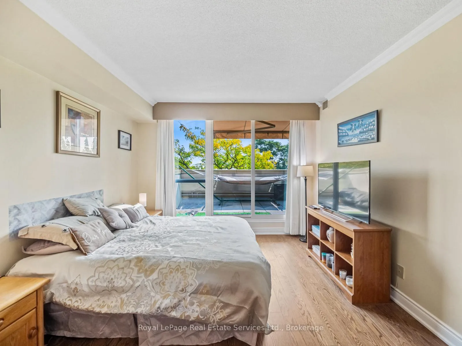 Photo 20 of Unit 310, 415 Locust Street, Burlington, Brant — HOMEH