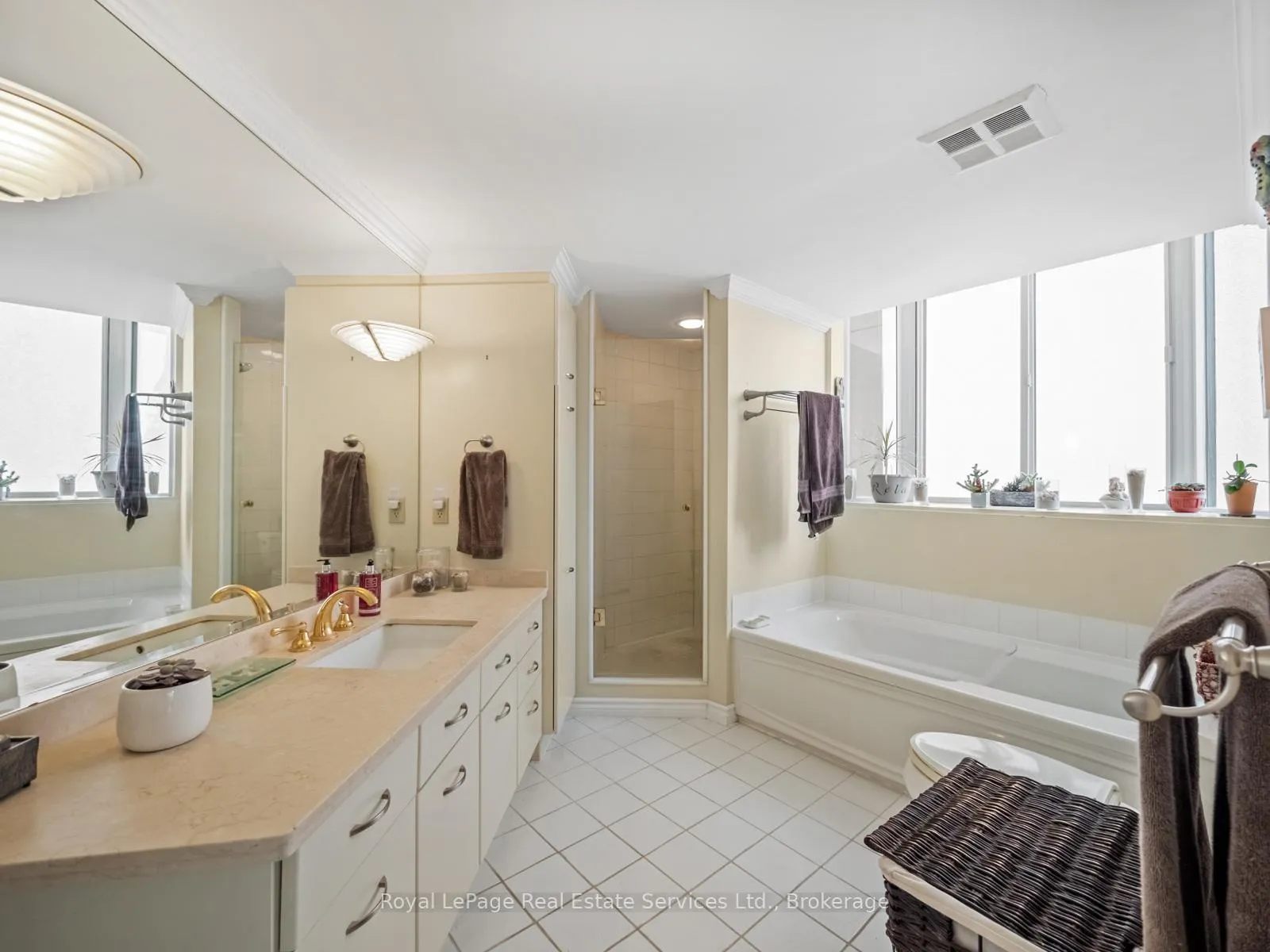Photo 22 of Unit 310, 415 Locust Street, Burlington, Brant — HOMEH