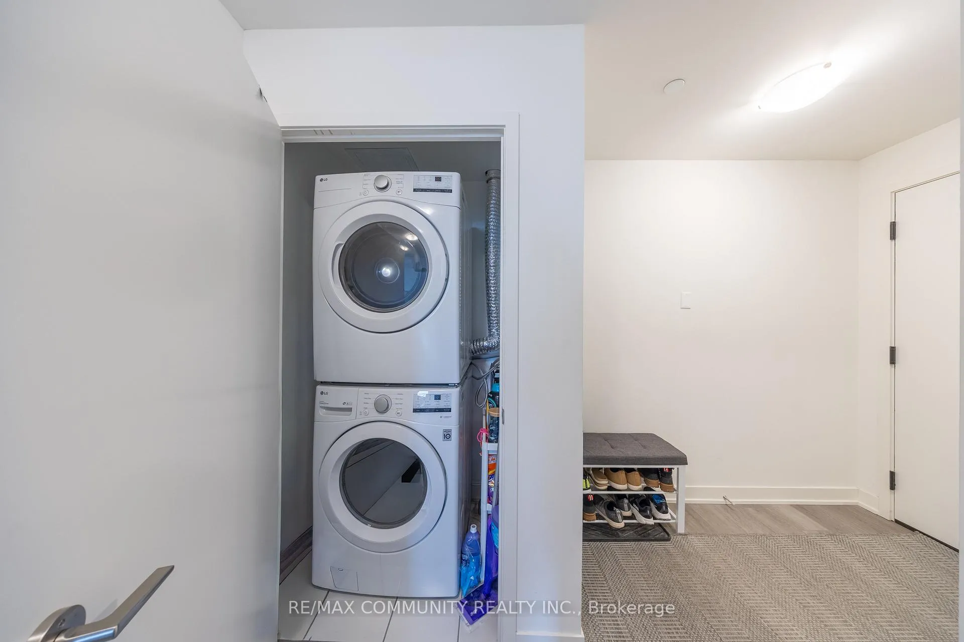 Photo 4 of Unit 1427, 8119 Birchmount Road, Markham, Unionville — HOMEH