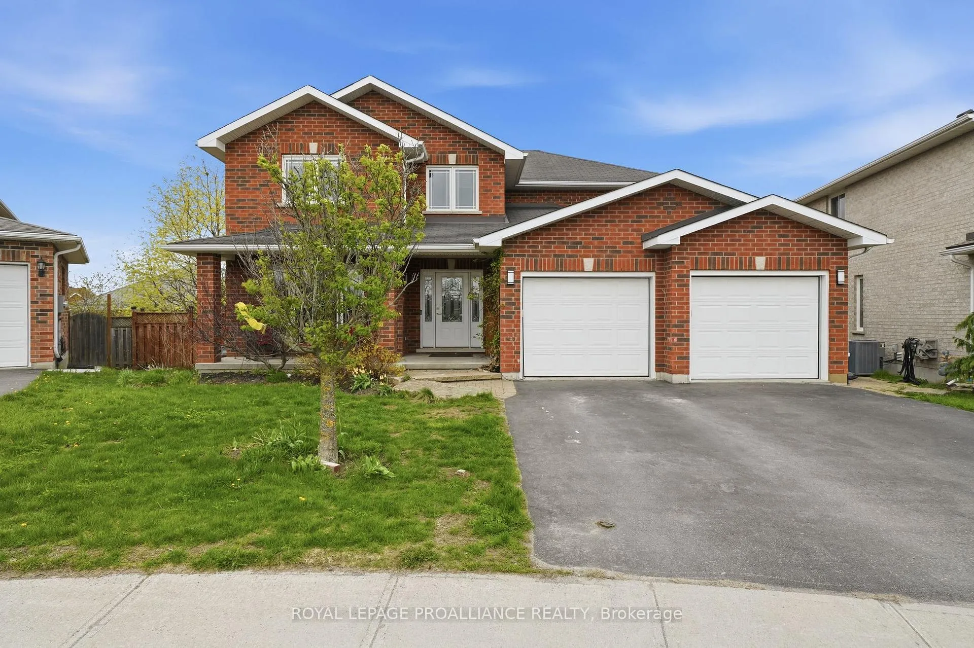 Photo 3 of 9 Essex Drive, Belleville, Thurlow Ward — HOMEH