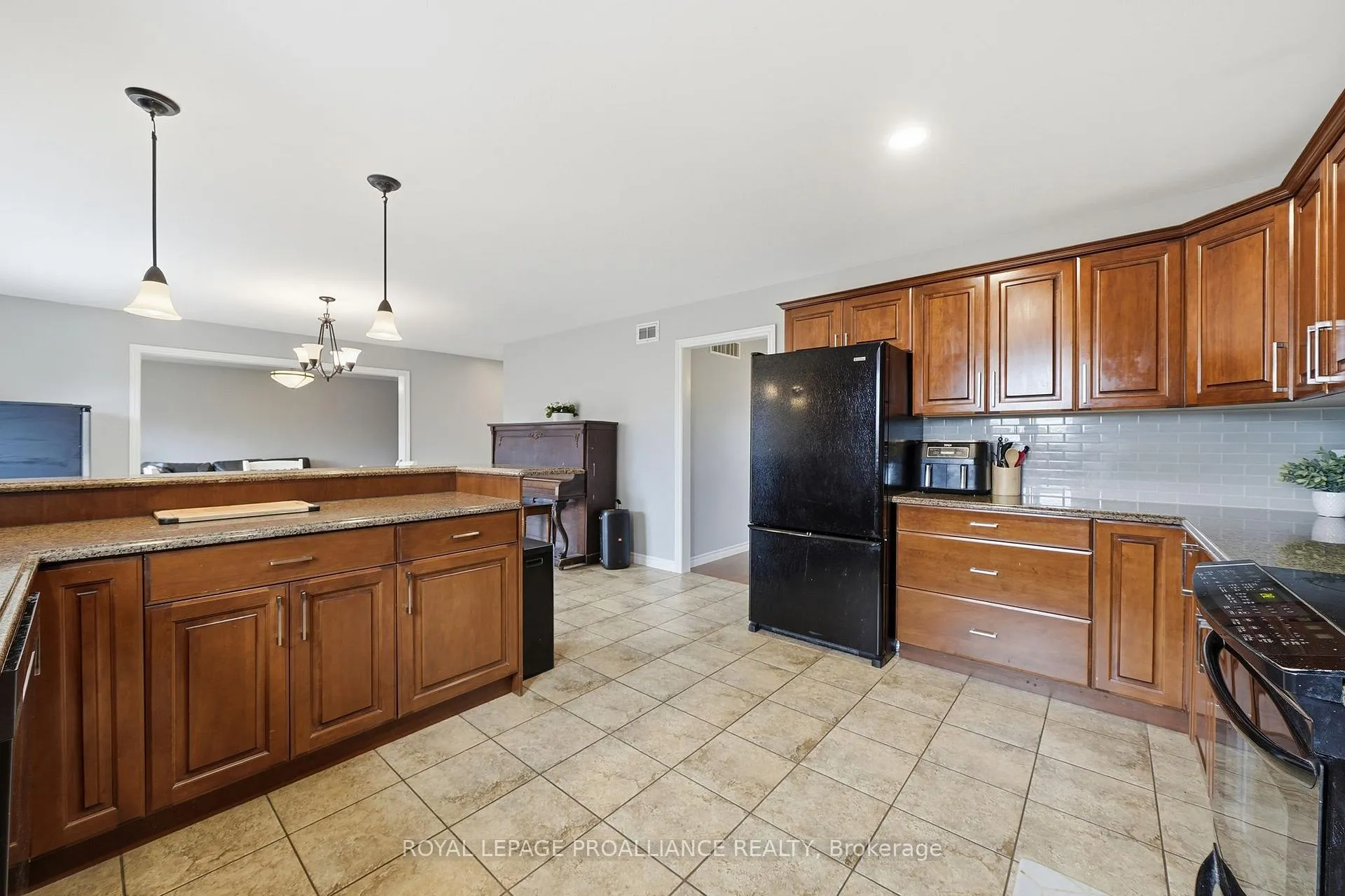 Photo 9 of 9 Essex Drive, Belleville, Thurlow Ward — HOMEH