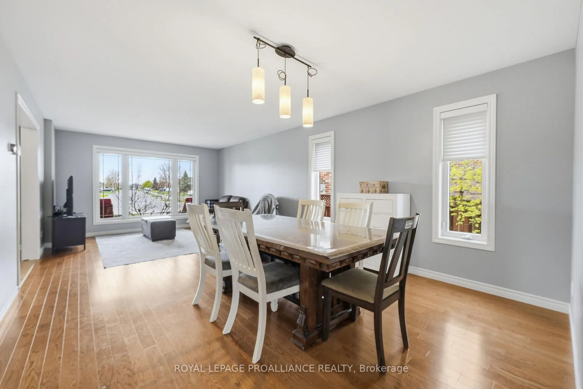 Photo 17 of 9 Essex Drive, Belleville, Thurlow Ward — HOMEH