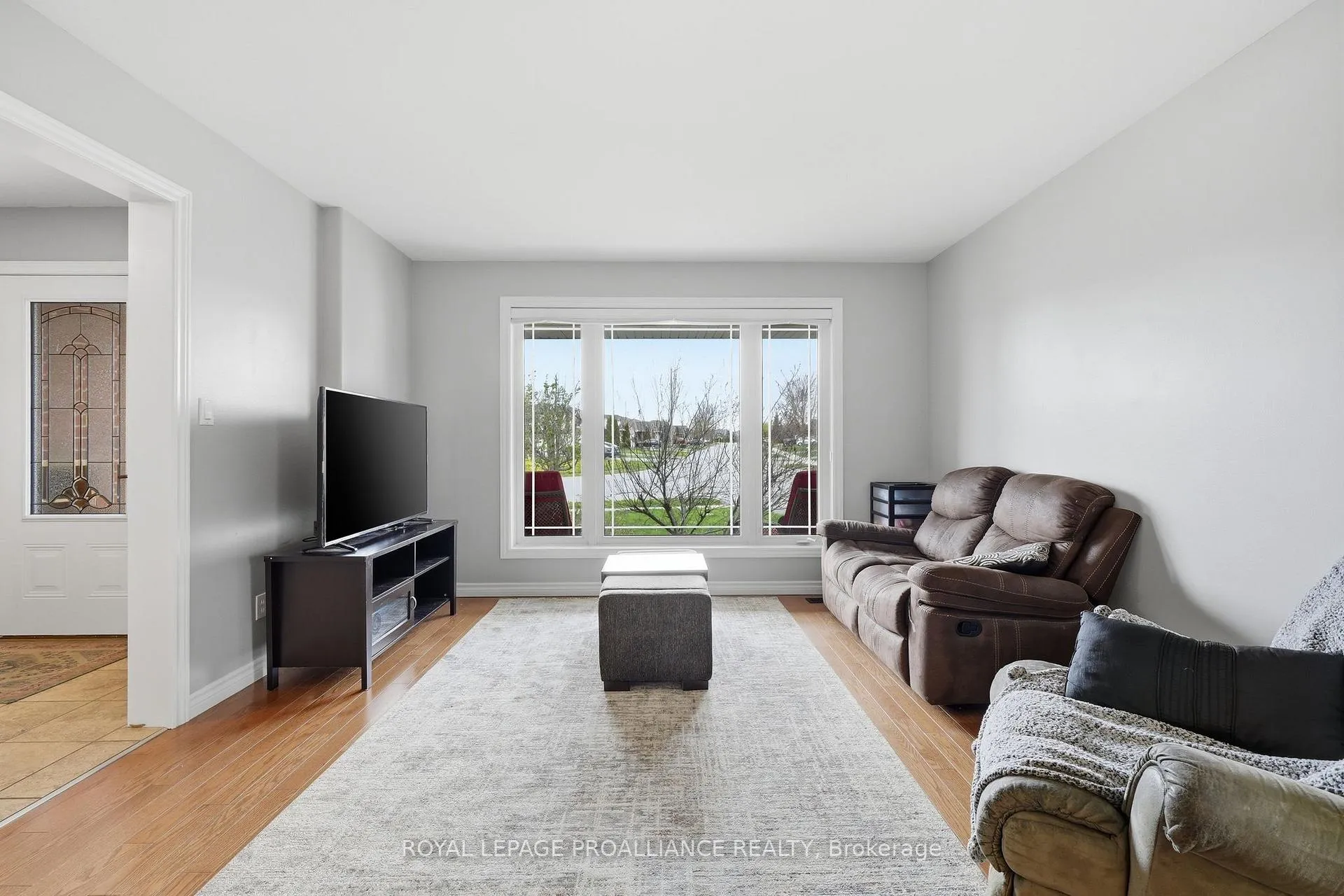 Photo 19 of 9 Essex Drive, Belleville, Thurlow Ward — HOMEH