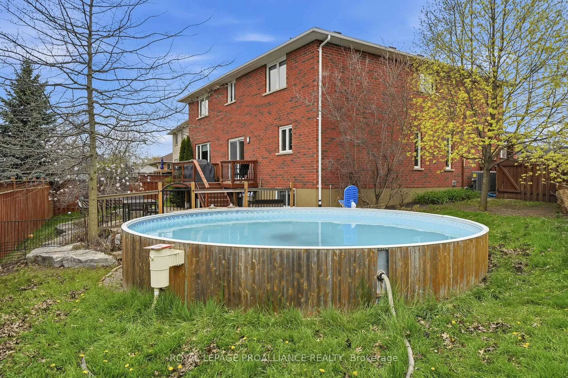 Photo 43 of 9 Essex Drive, Belleville, Thurlow Ward — HOMEH