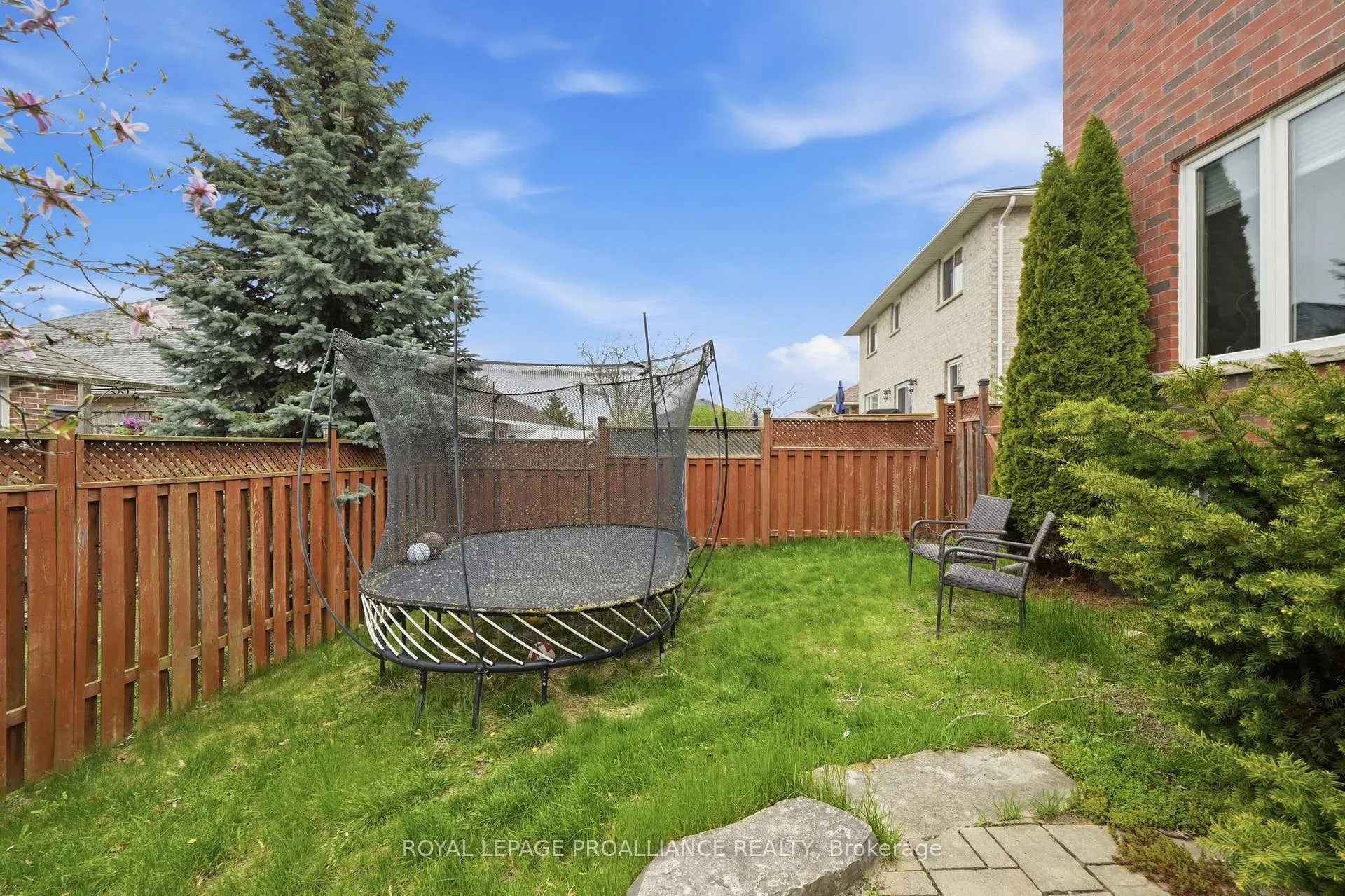Photo 47 of 9 Essex Drive, Belleville, Thurlow Ward — HOMEH
