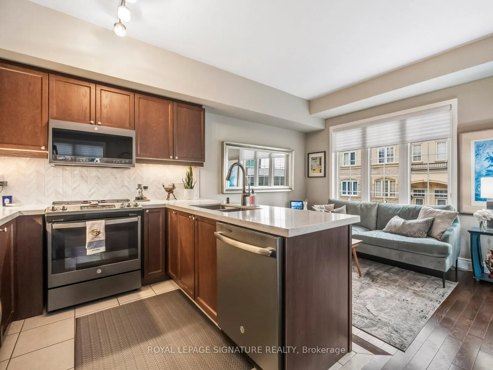 Photo 10 of 104-1250 St. Martins Drive, Pickering, Bay Ridges — HOMEH