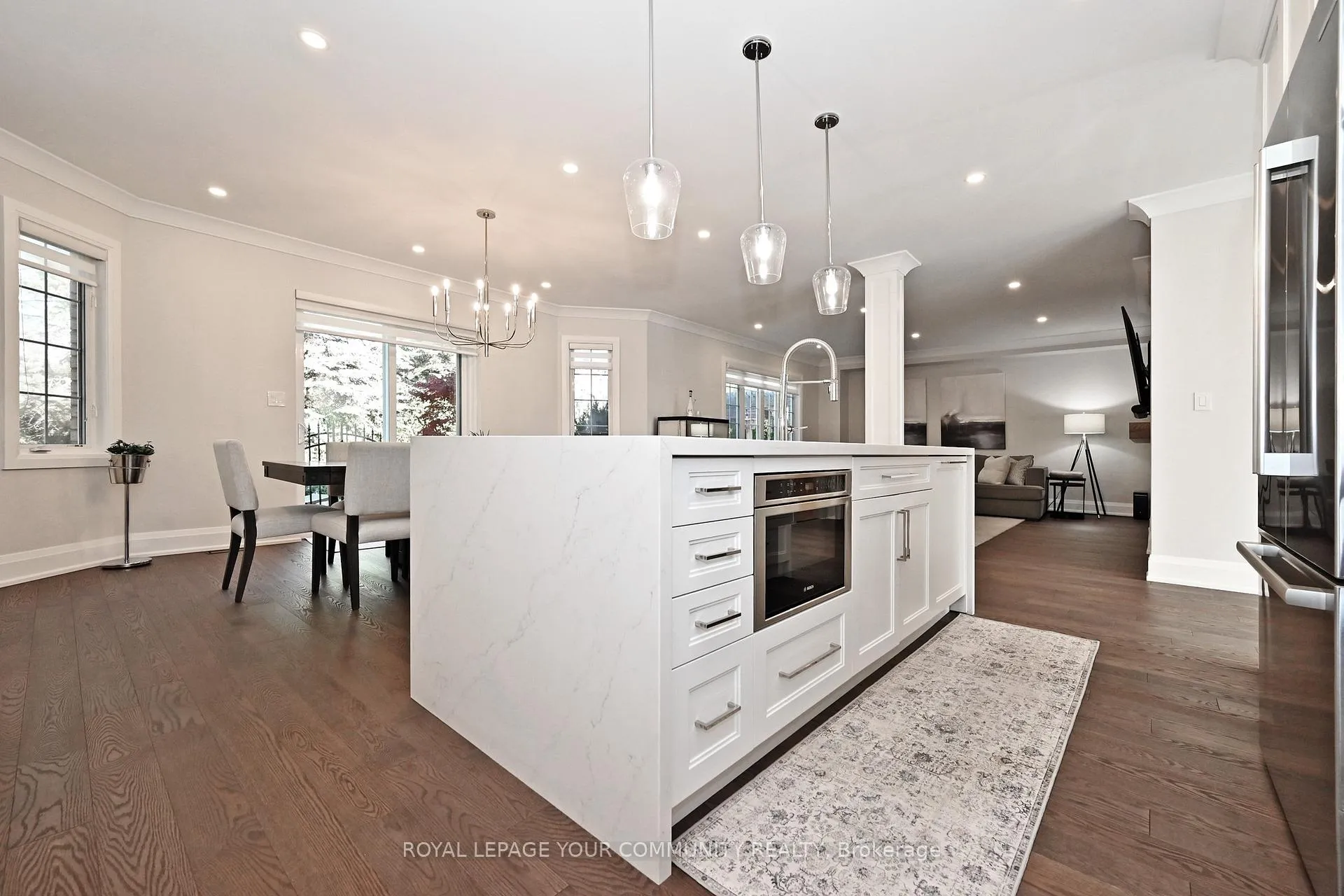 Photo 10 of 313 Willis Drive, Aurora, Aurora Highlands — HOMEH