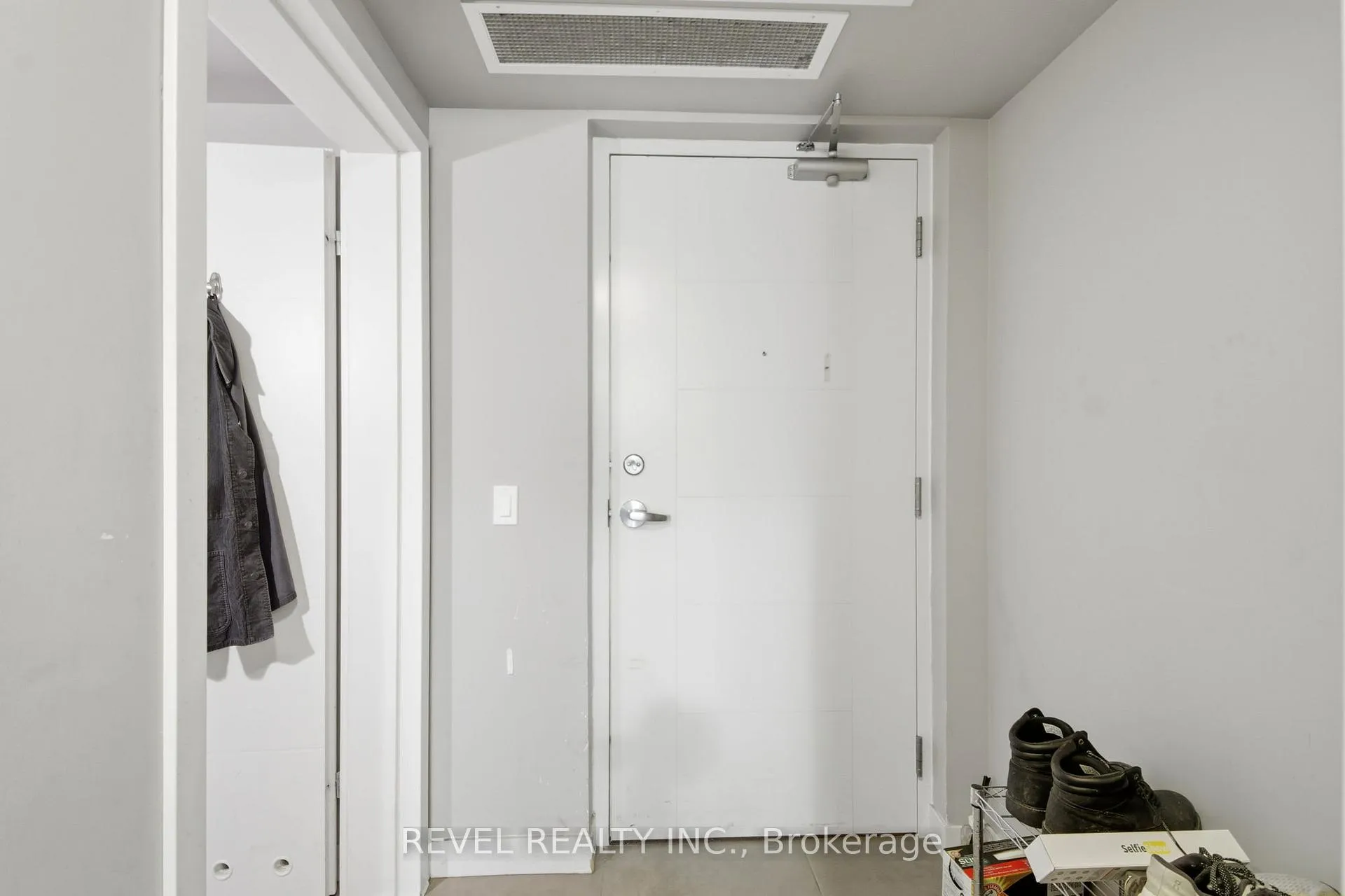 Photo 4 of Unit 426, 308 Lester Street, Waterloo — HOMEH