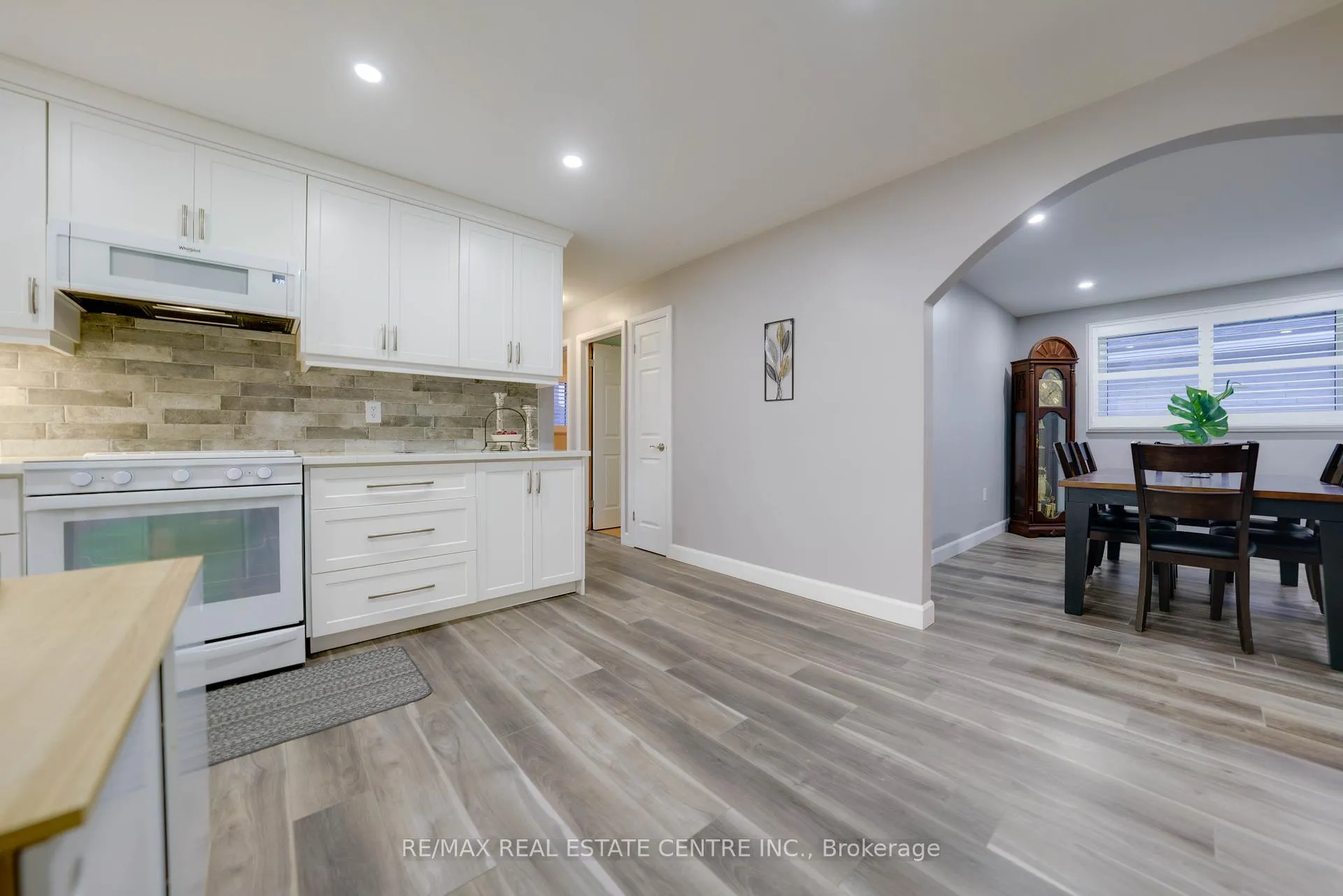 Photo 11 of 683 Seventh Avenue S, Hamilton, Macassa — HOMEH