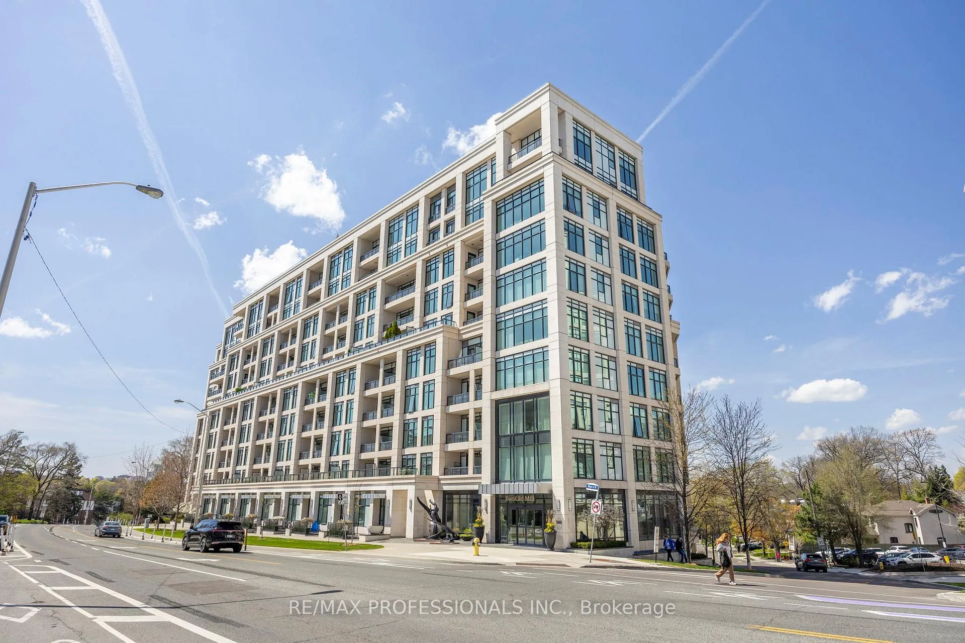 Photo 4 of Unit 612, 2 Old Mill Drive, Toronto, High Park-Swansea — HOMEH