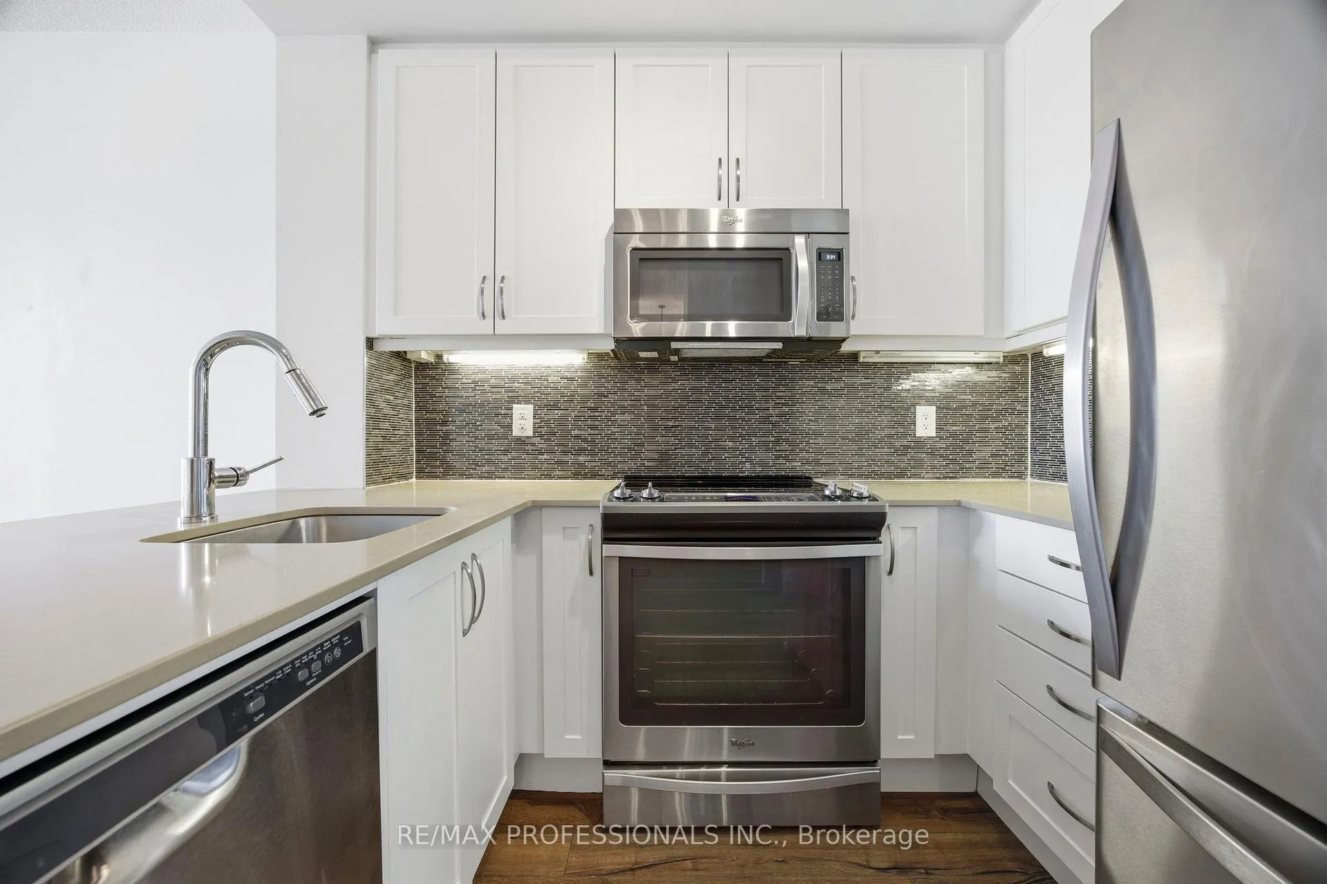 Photo 10 of Unit 612, 2 Old Mill Drive, Toronto, High Park-Swansea — HOMEH