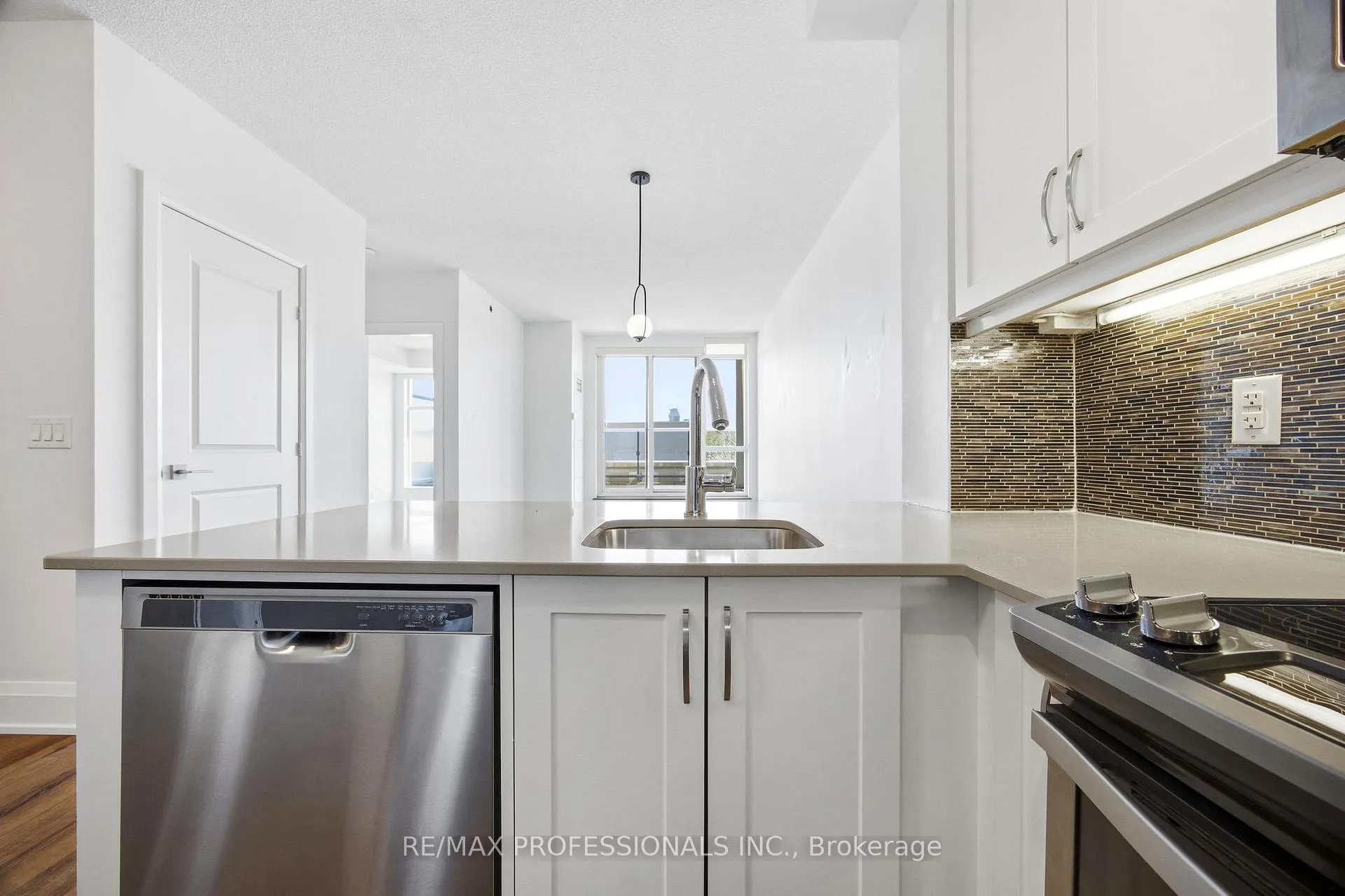 Photo 11 of Unit 612, 2 Old Mill Drive, Toronto, High Park-Swansea — HOMEH