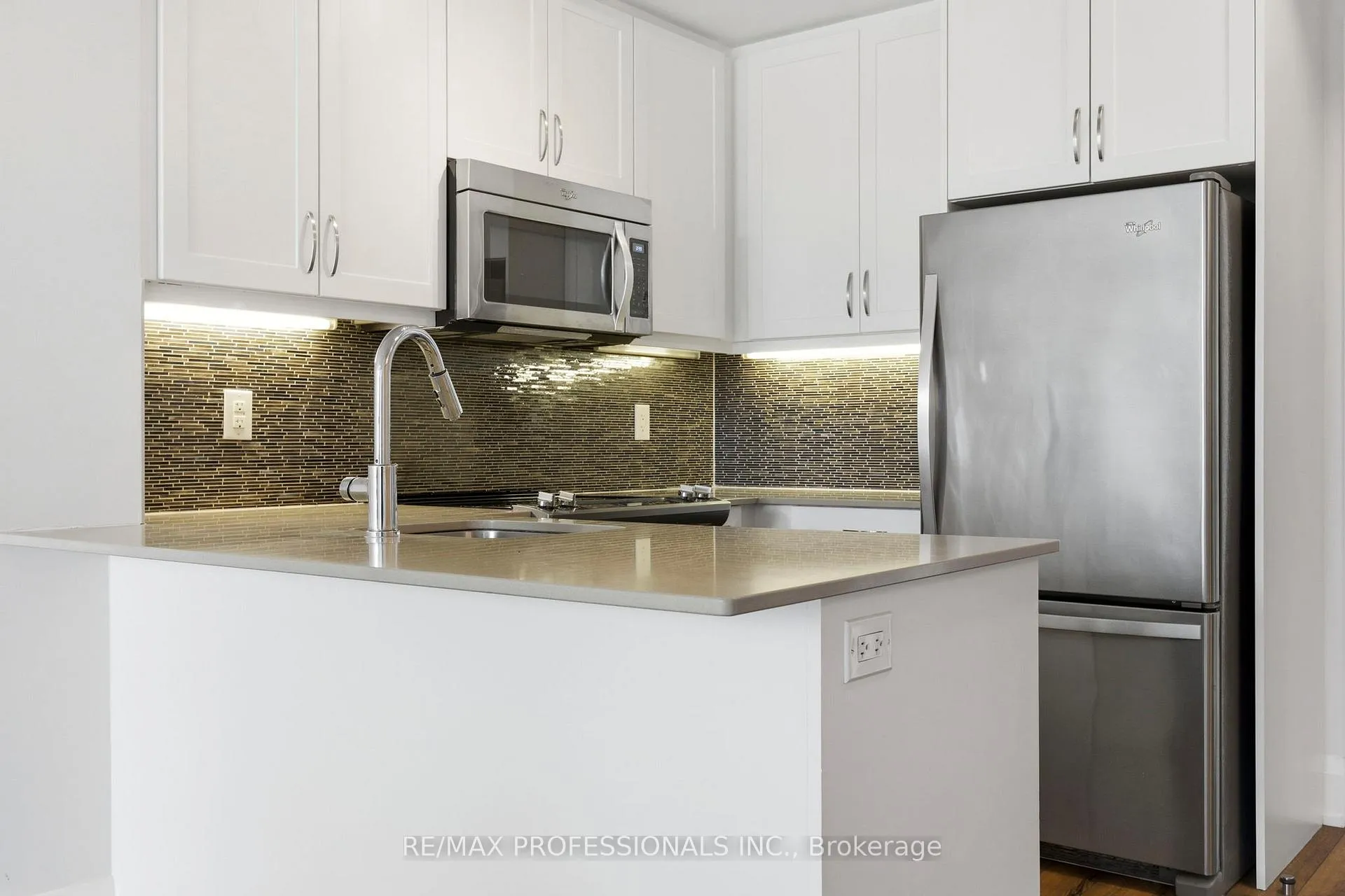 Photo 12 of Unit 612, 2 Old Mill Drive, Toronto, High Park-Swansea — HOMEH