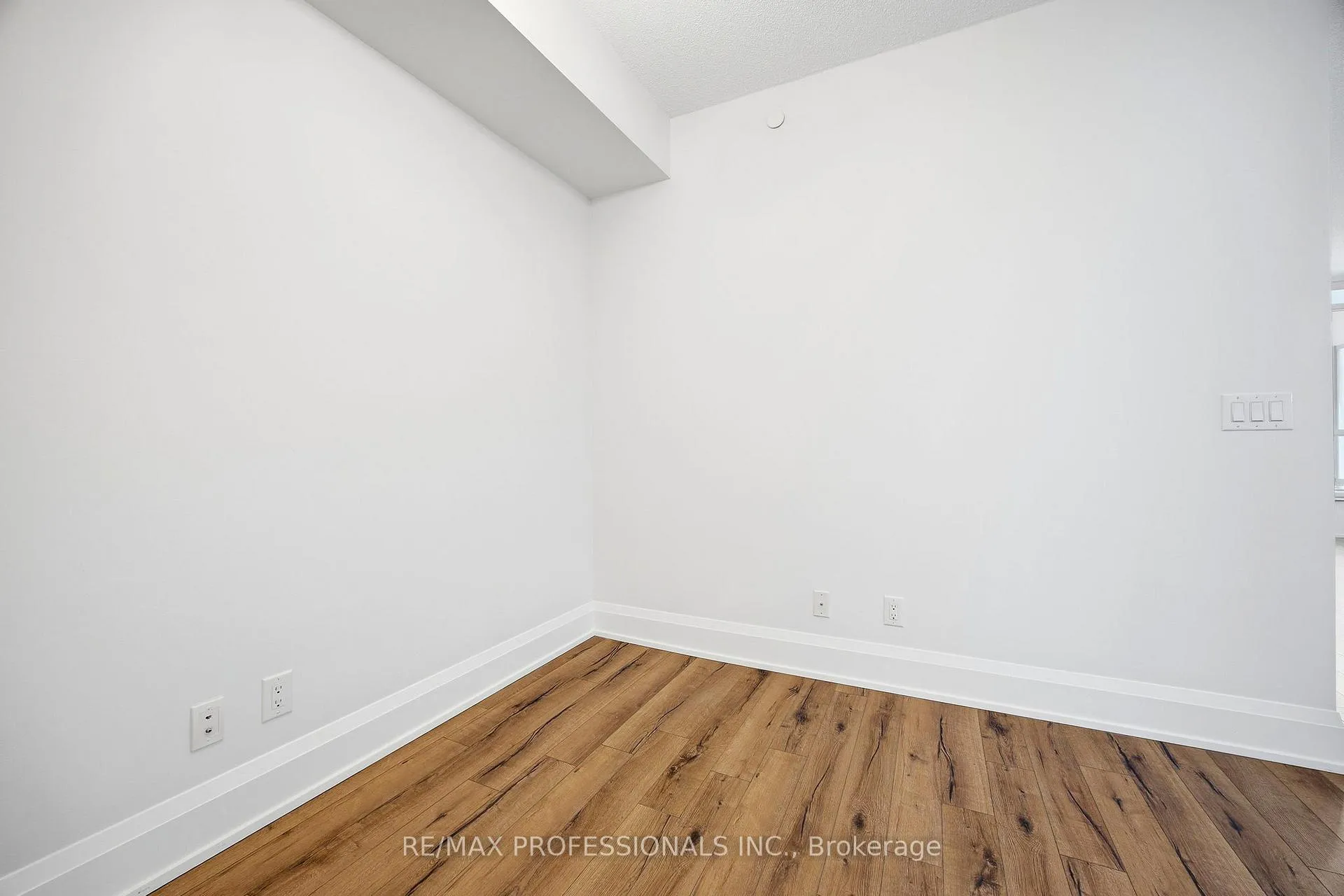 Photo 16 of Unit 612, 2 Old Mill Drive, Toronto, High Park-Swansea — HOMEH