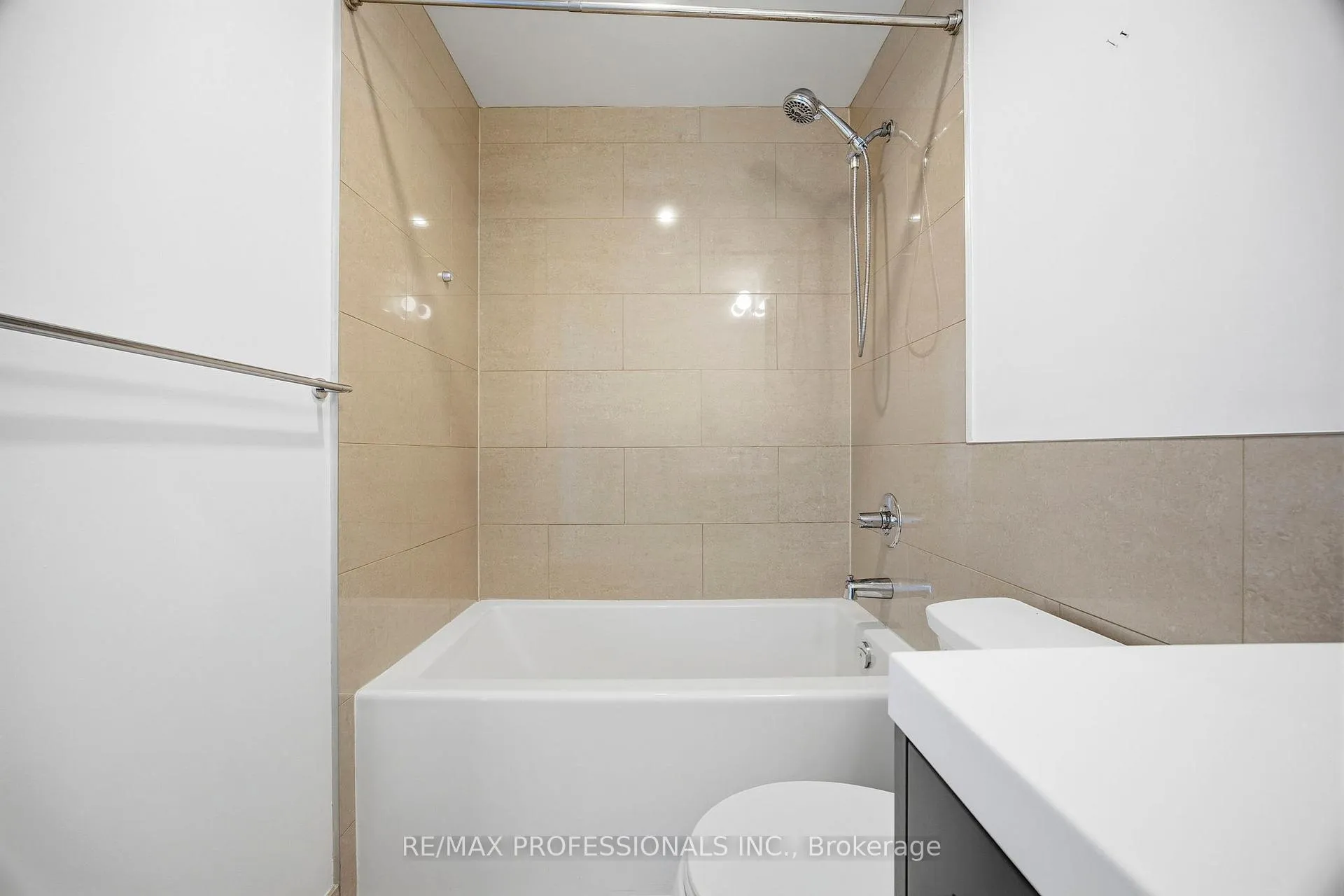 Photo 29 of Unit 612, 2 Old Mill Drive, Toronto, High Park-Swansea — HOMEH