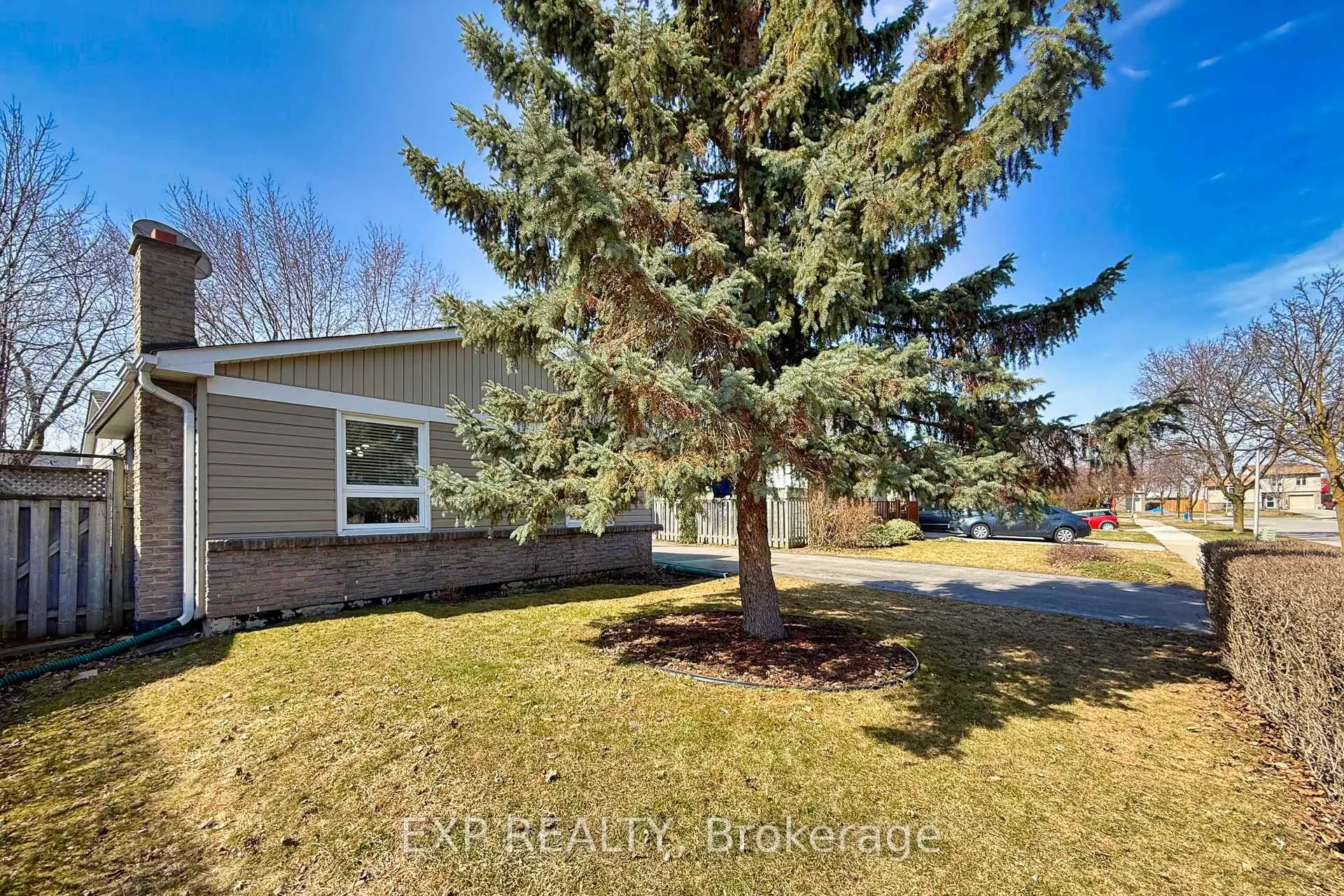Photo 1 of 584 Elliott Crescent, Milton, Dorset Park — HOMEH