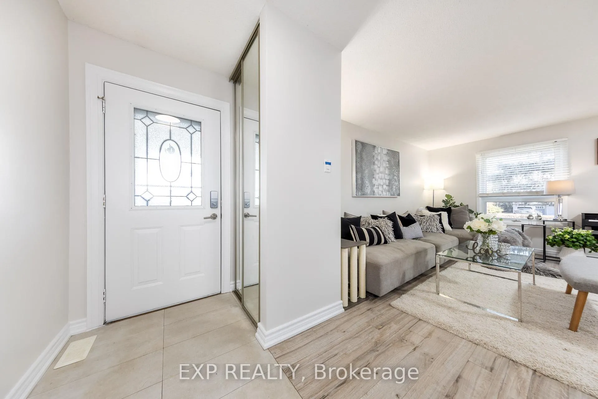 Photo 6 of 584 Elliott Crescent, Milton, Dorset Park — HOMEH