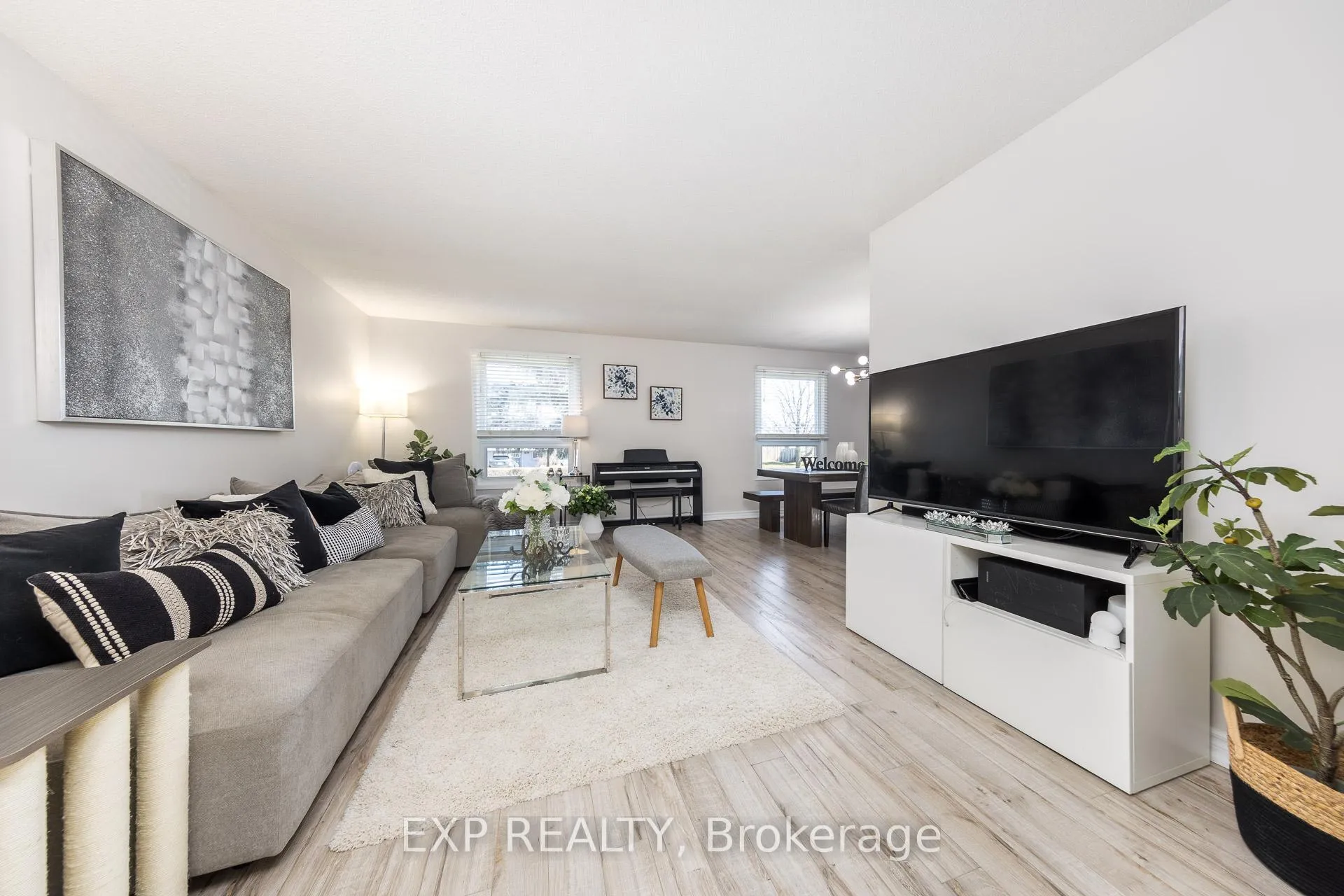 Photo 8 of 584 Elliott Crescent, Milton, Dorset Park — HOMEH