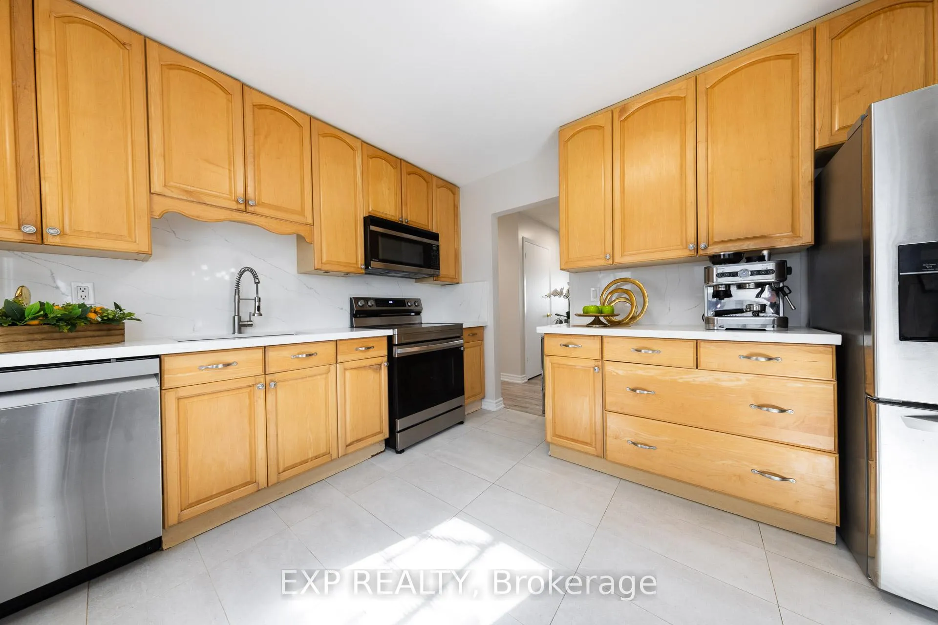 Photo 15 of 584 Elliott Crescent, Milton, Dorset Park — HOMEH
