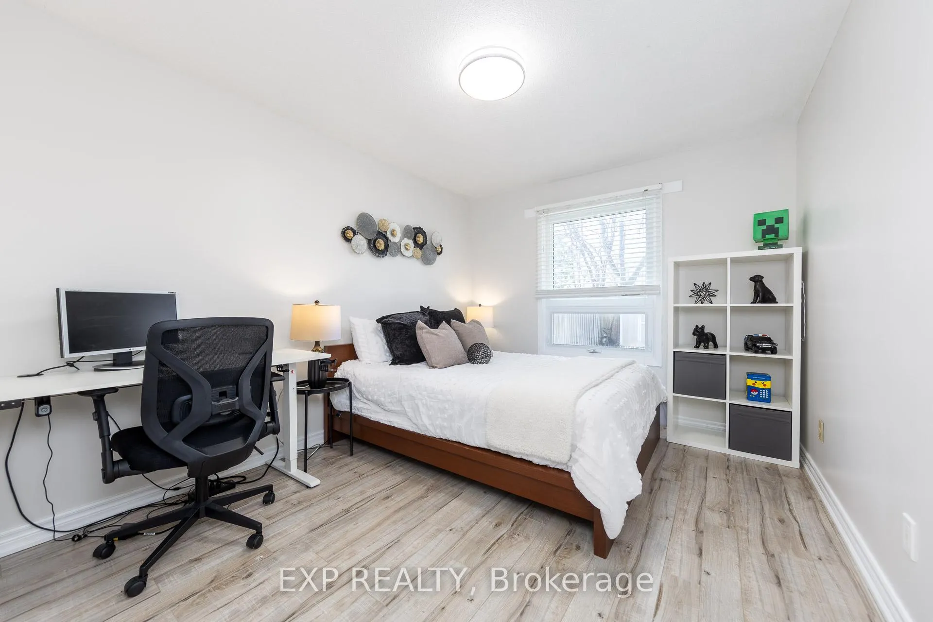 Photo 18 of 584 Elliott Crescent, Milton, Dorset Park — HOMEH