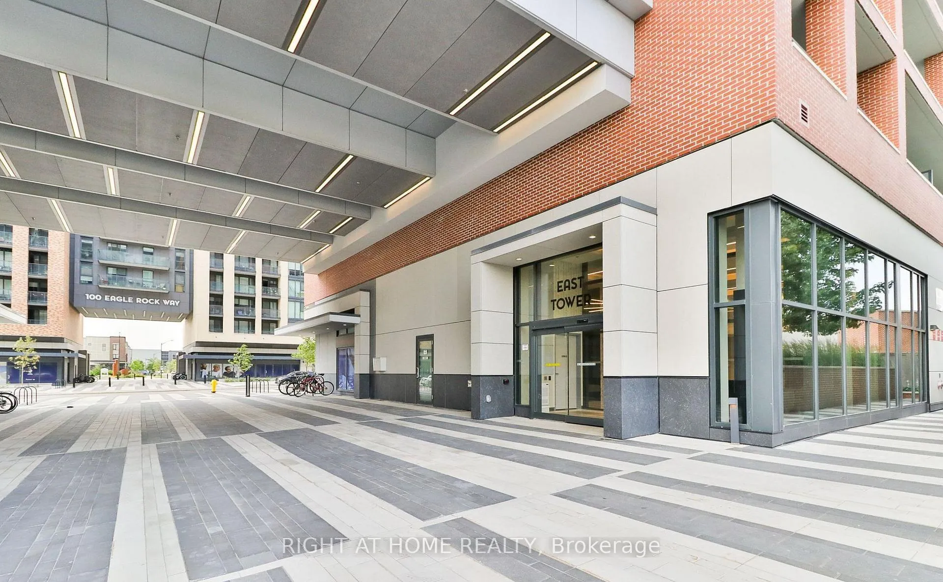 Photo 2 of Unit 701, 99 Eagle Rock Way, Vaughan, Maple — HOMEH