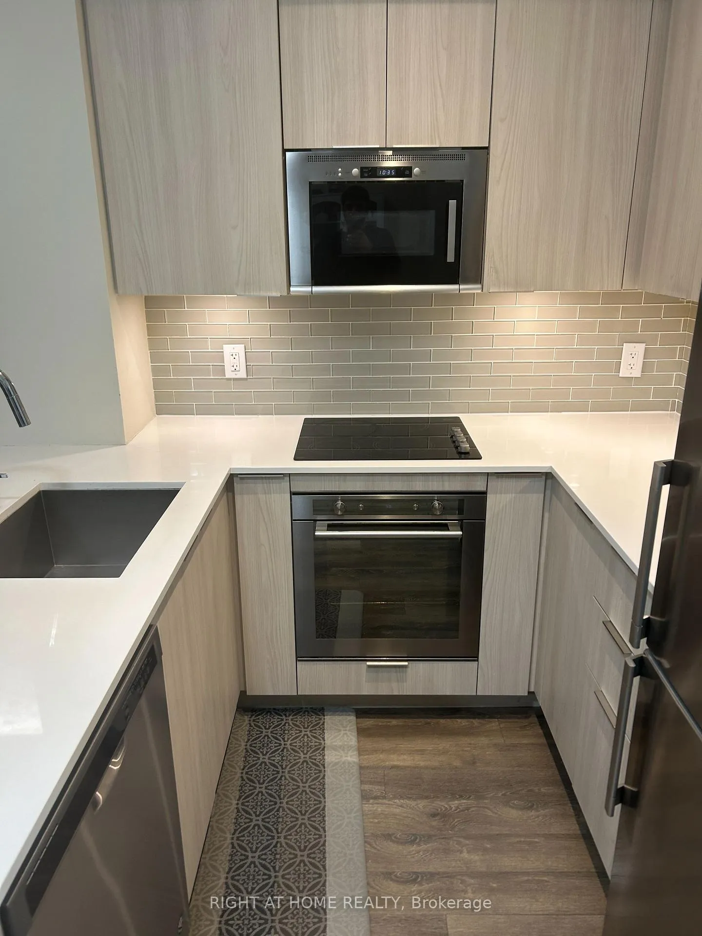 Photo 10 of Unit 701, 99 Eagle Rock Way, Vaughan, Maple — HOMEH