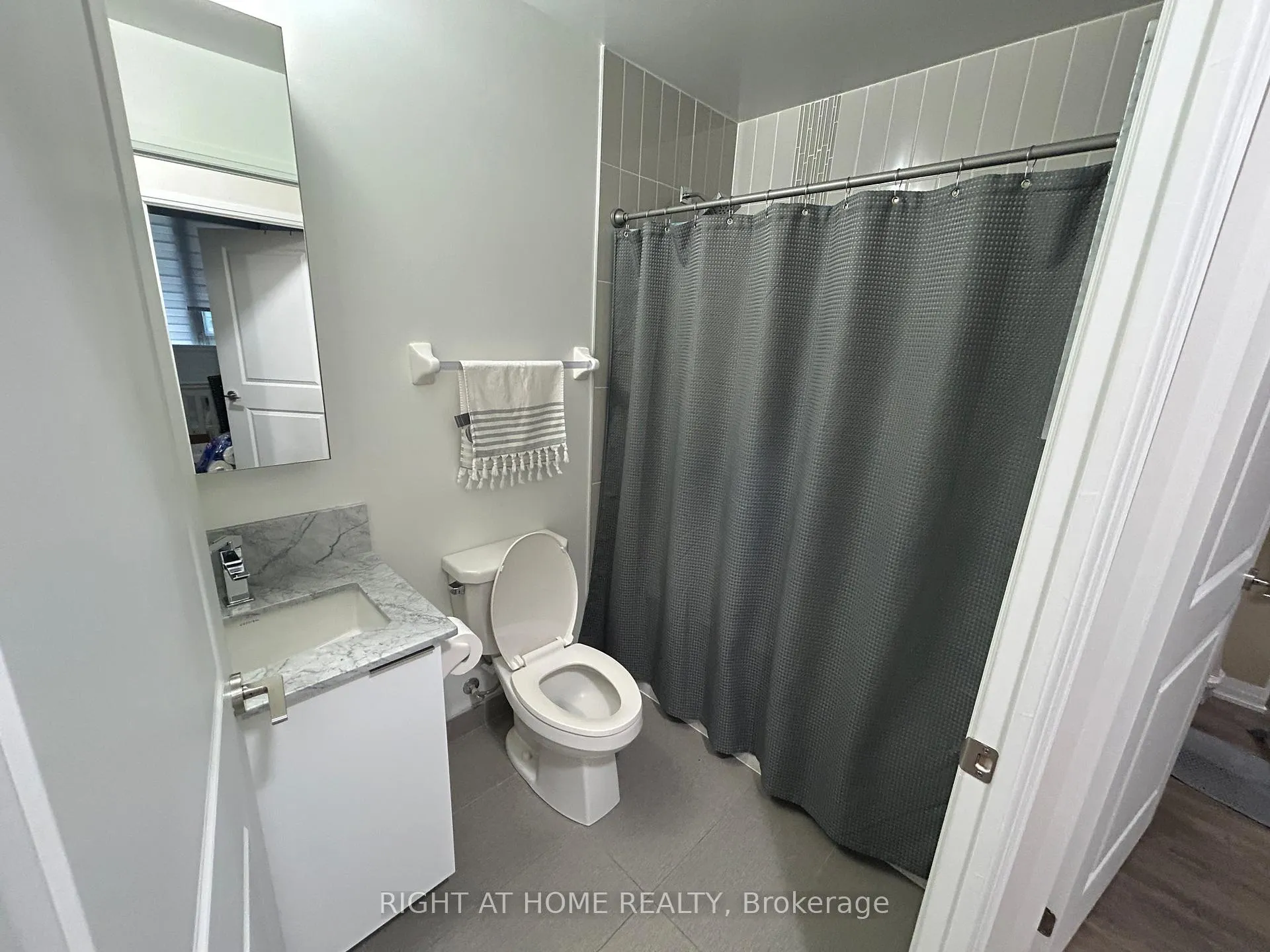 Photo 11 of Unit 701, 99 Eagle Rock Way, Vaughan, Maple — HOMEH