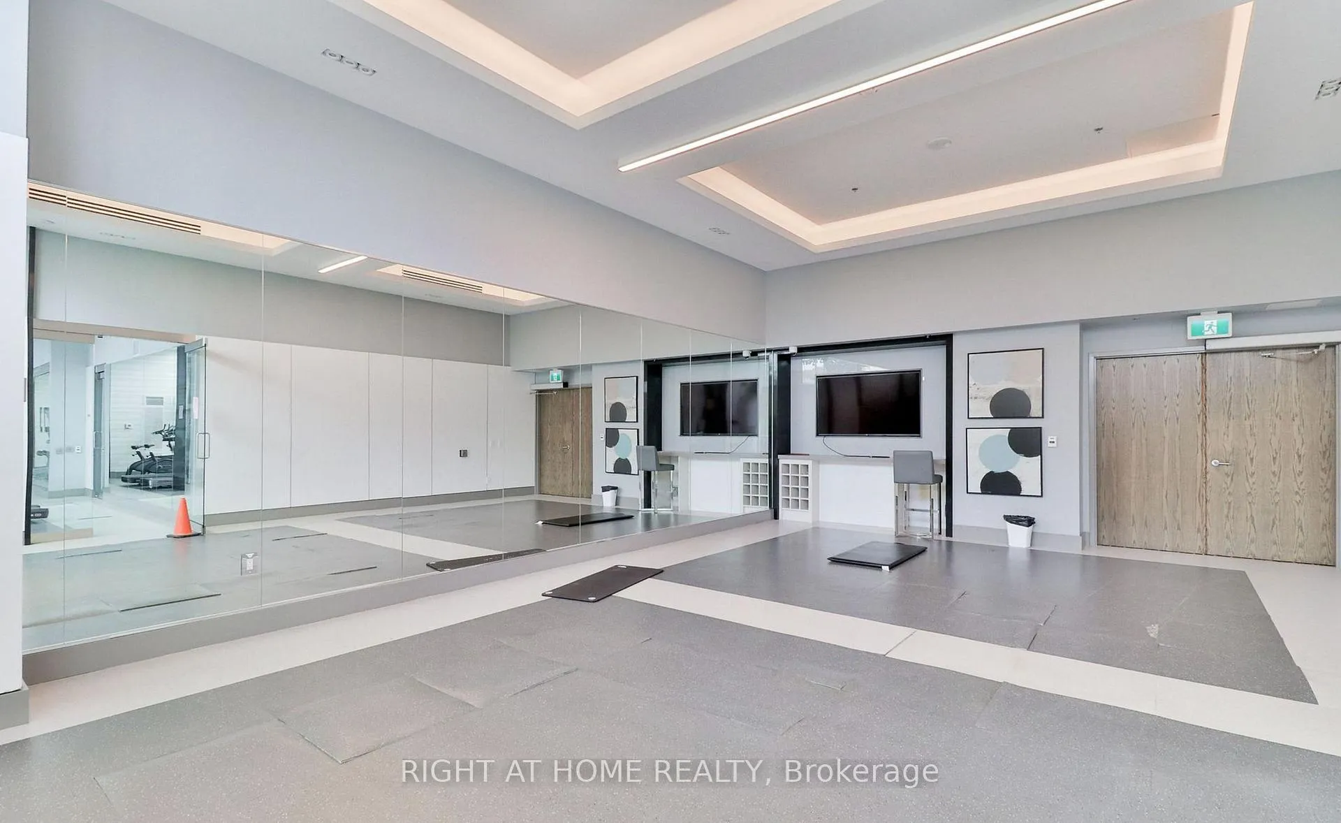 Photo 24 of Unit 701, 99 Eagle Rock Way, Vaughan, Maple — HOMEH