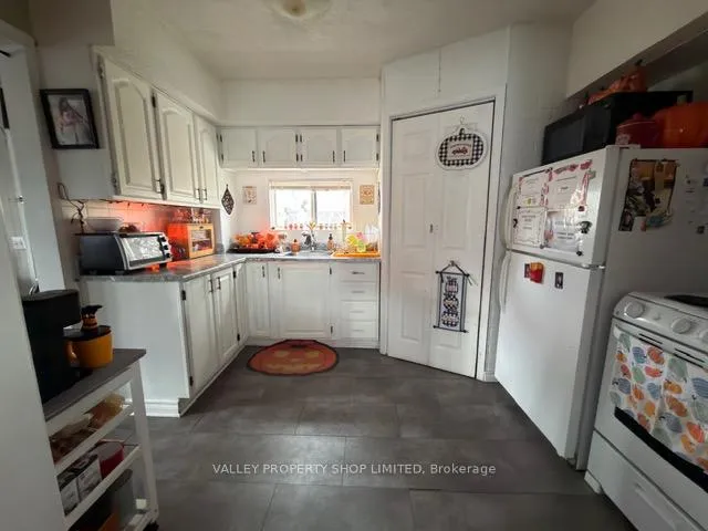 Photo 3 of 715 Mary Street, Pembroke — HOMEH