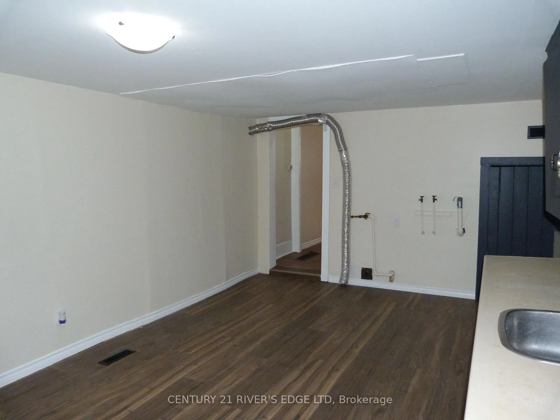 Photo 5 of 78 Perth Street N, Brockville — HOMEH