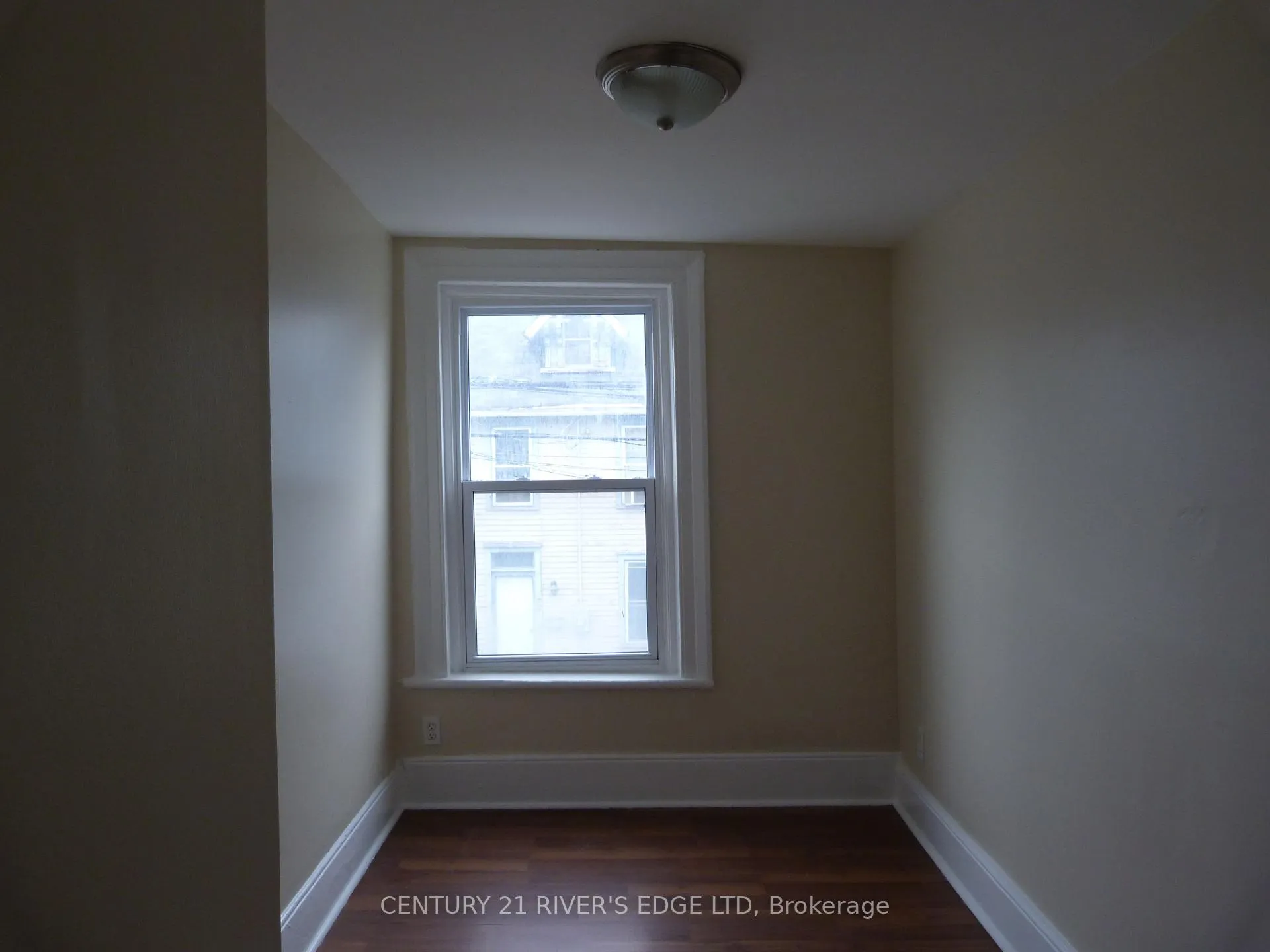 Photo 11 of 78 Perth Street N, Brockville — HOMEH