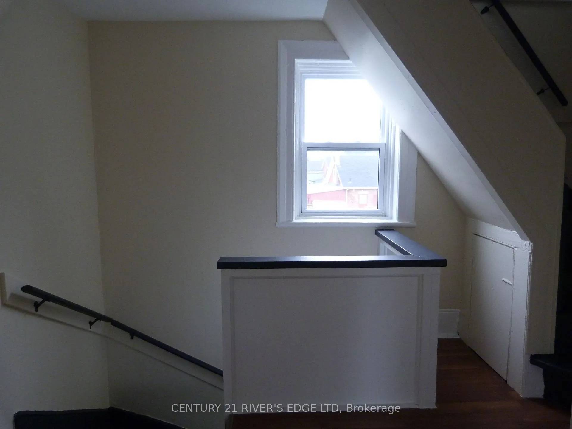 Photo 17 of 78 Perth Street N, Brockville — HOMEH