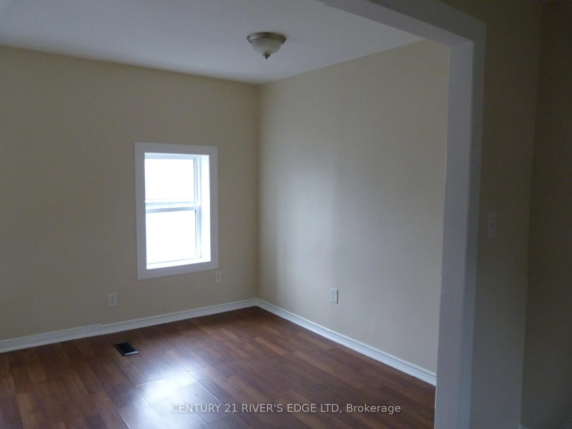 Photo 19 of 78 Perth Street N, Brockville — HOMEH