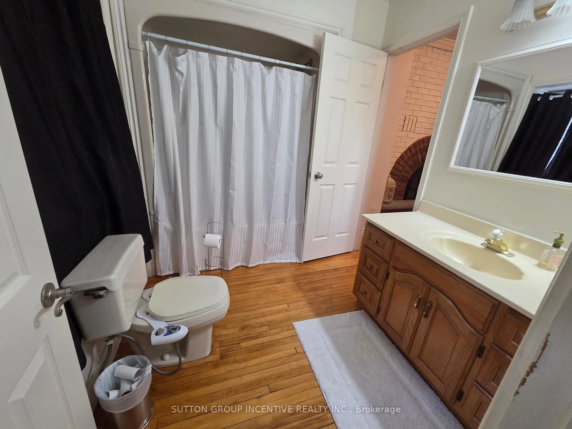 Photo 5 of 203 Blake Street, Barrie, North Shore — HOMEH