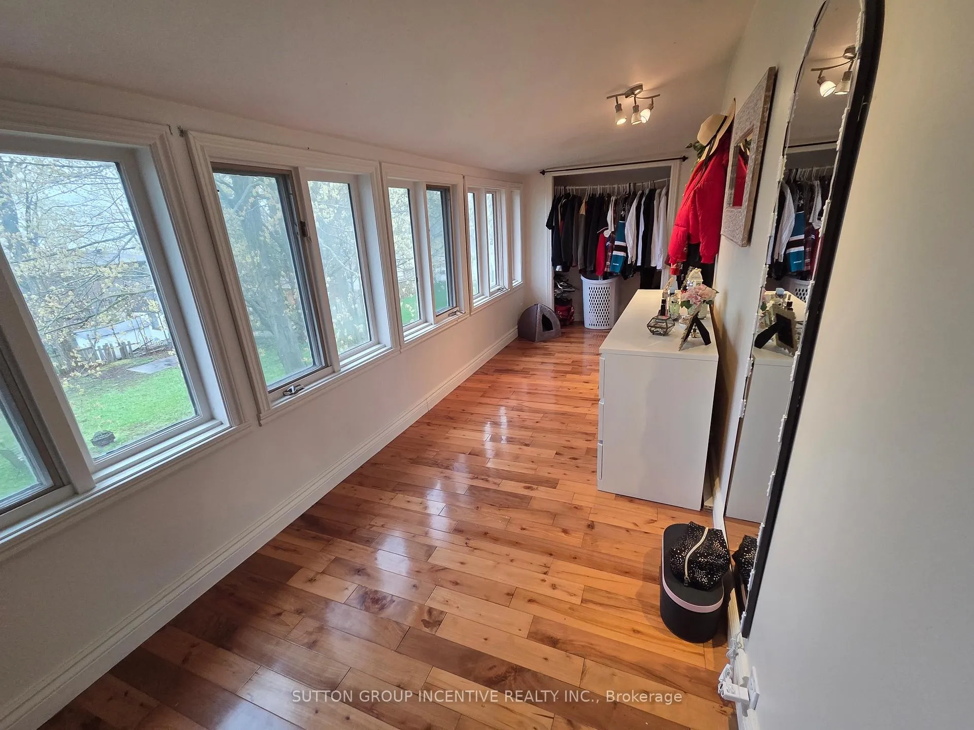 Photo 8 of 203 Blake Street, Barrie, North Shore — HOMEH