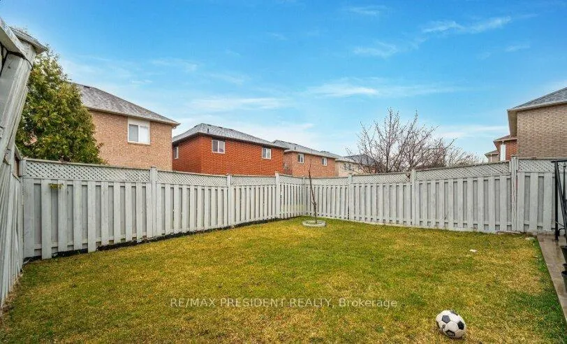 Photo 12 of 89 Pebblestone Circle, Brampton, Brampton West — HOMEH