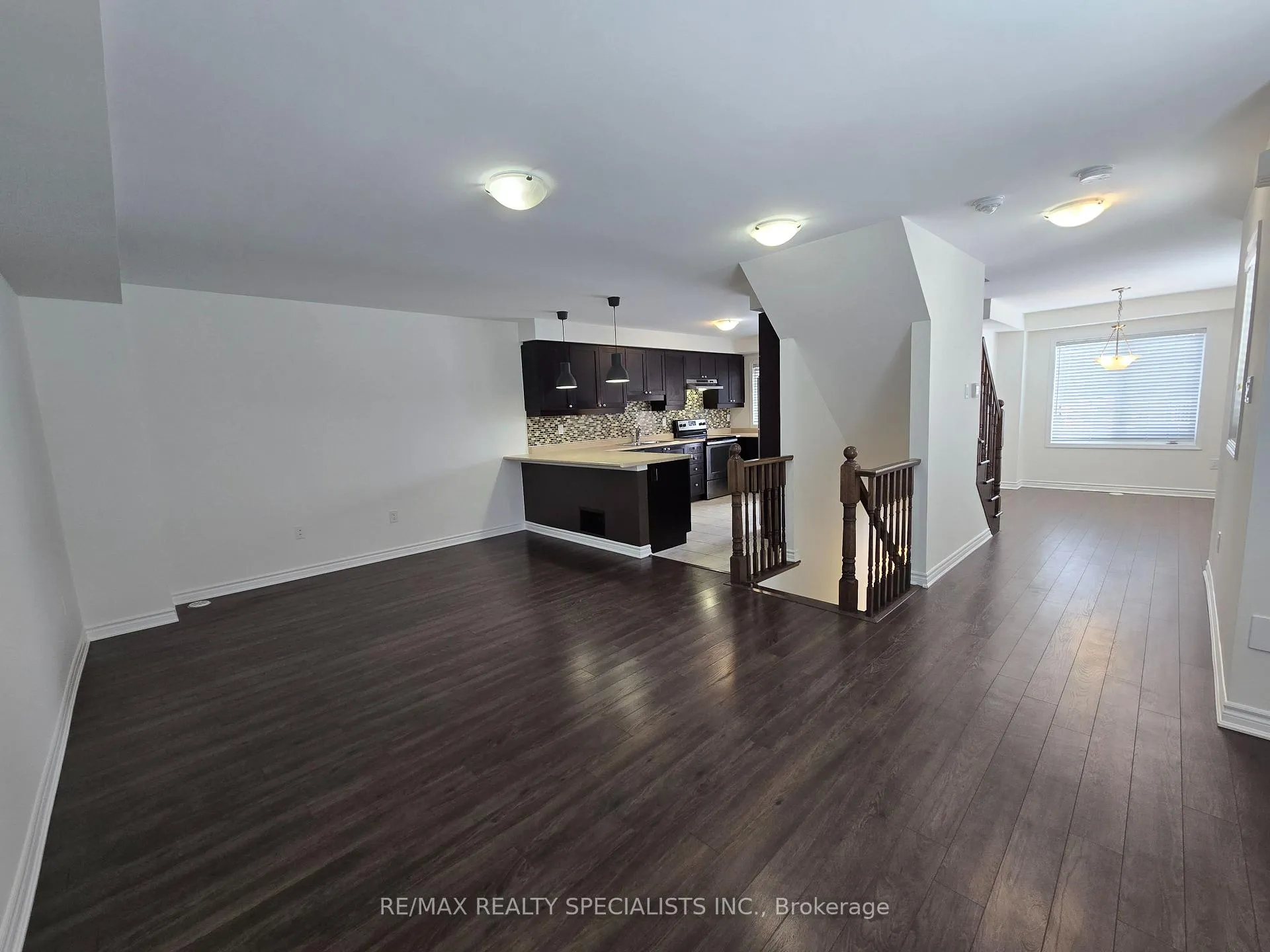 Photo 4 of 261 Casson Point, Milton, Ford — HOMEH