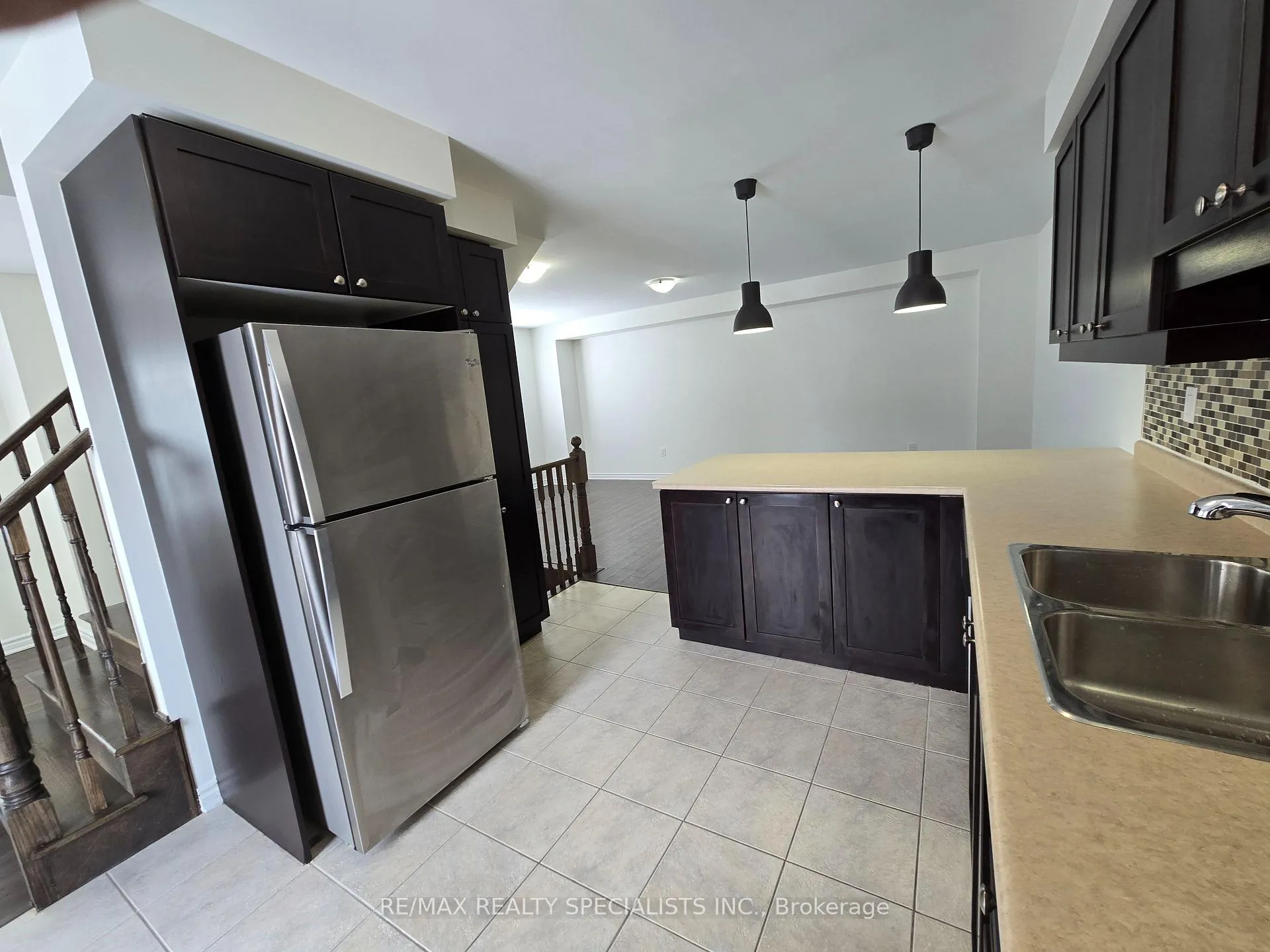 Photo 11 of 261 Casson Point, Milton, Ford — HOMEH