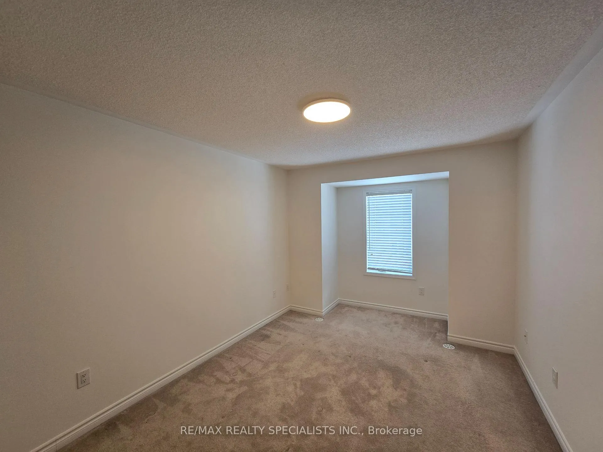 Photo 15 of 261 Casson Point, Milton, Ford — HOMEH