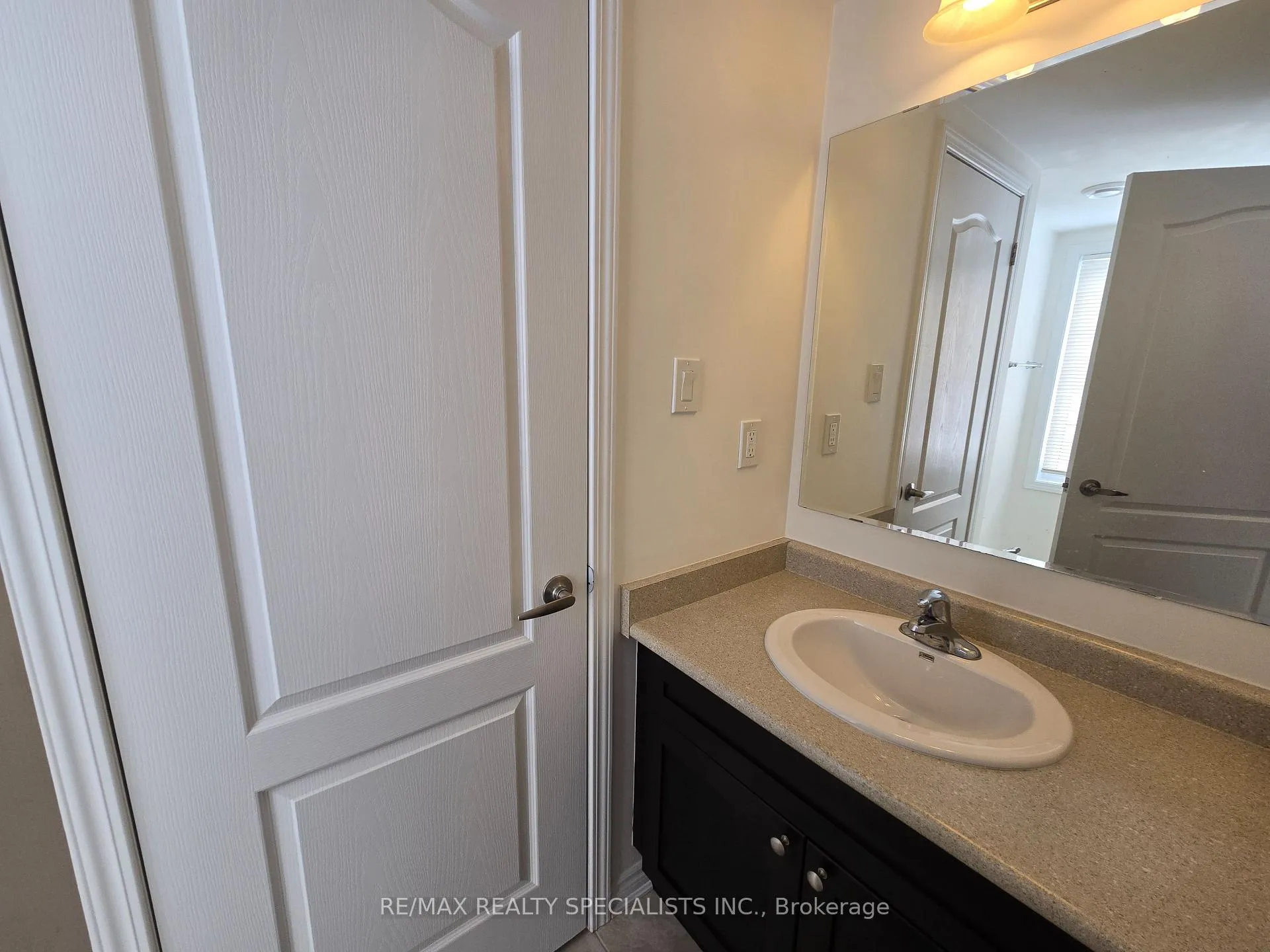 Photo 30 of 261 Casson Point, Milton, Ford — HOMEH