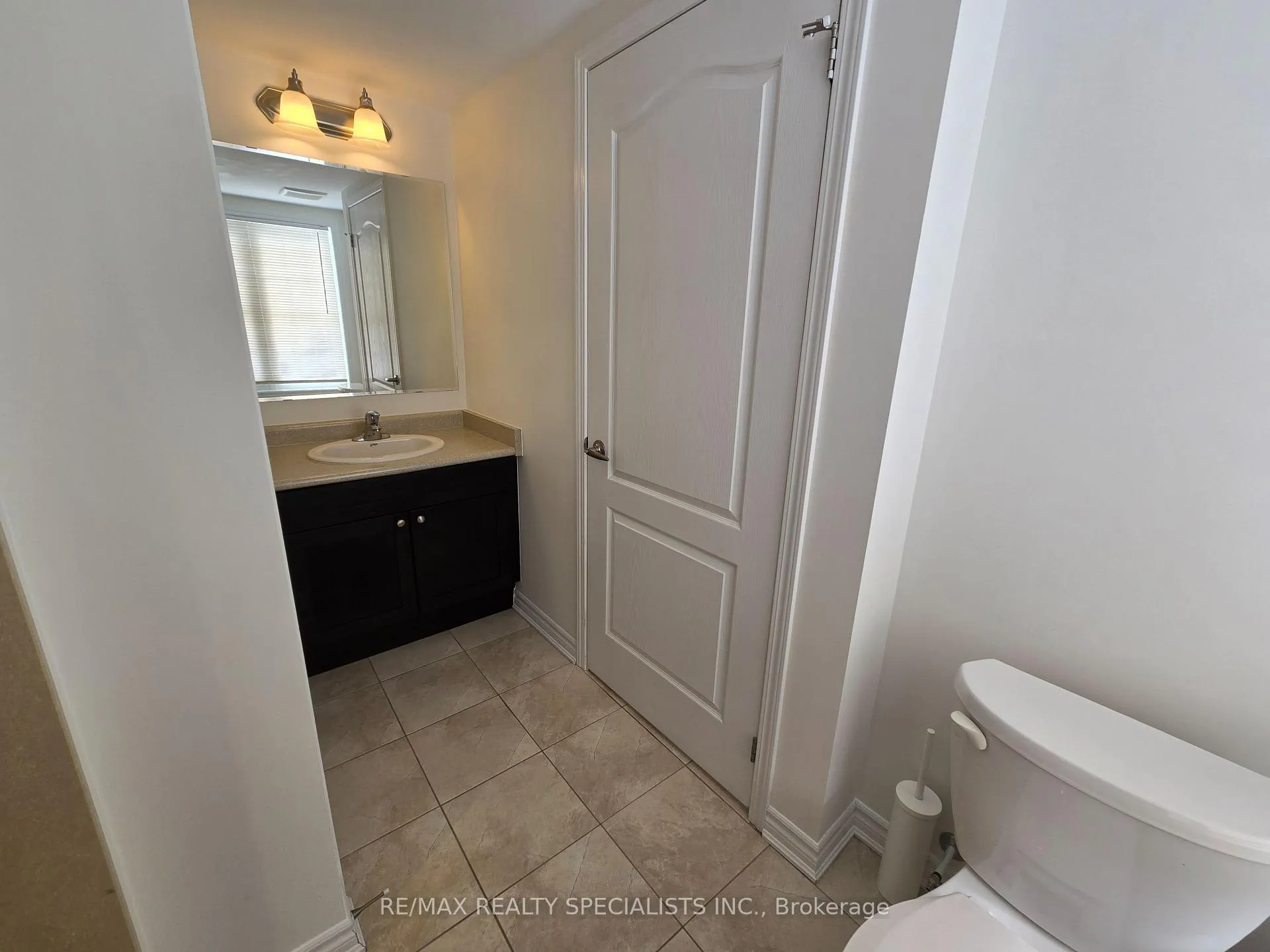 Photo 32 of 261 Casson Point, Milton, Ford — HOMEH