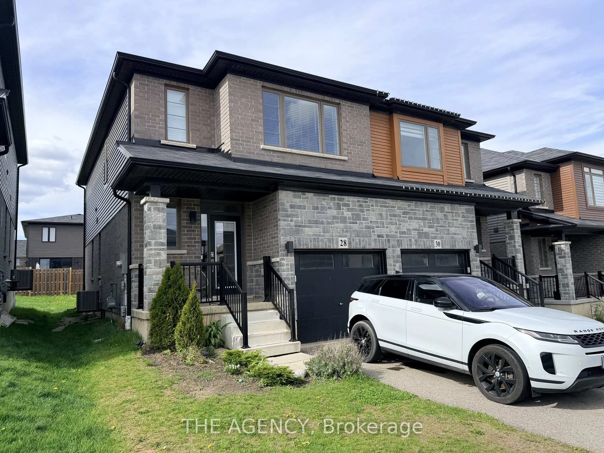 Photo 1 of 28 Baker Lane, Brant, Paris — HOMEH