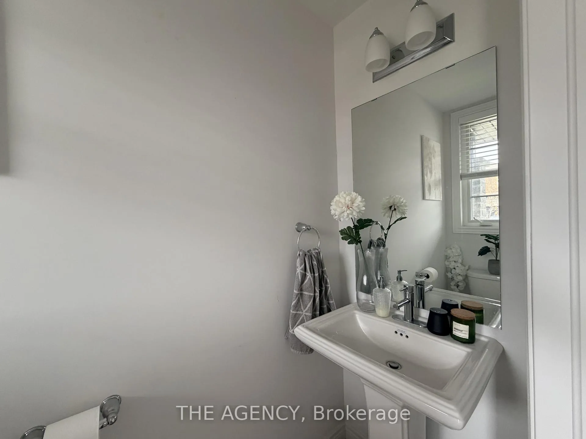 Photo 4 of 28 Baker Lane, Brant, Paris — HOMEH
