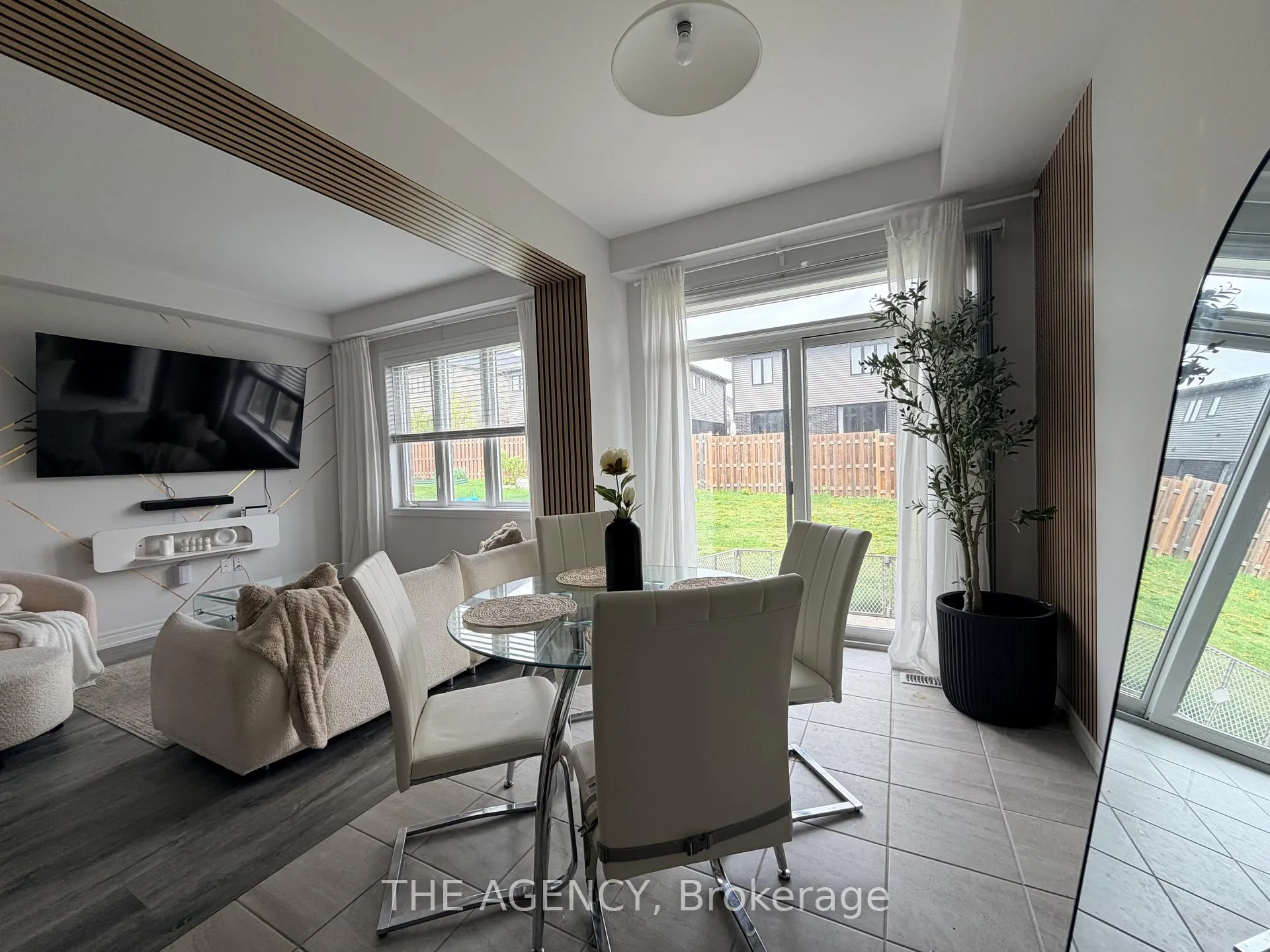 Photo 18 of 28 Baker Lane, Brant, Paris — HOMEH