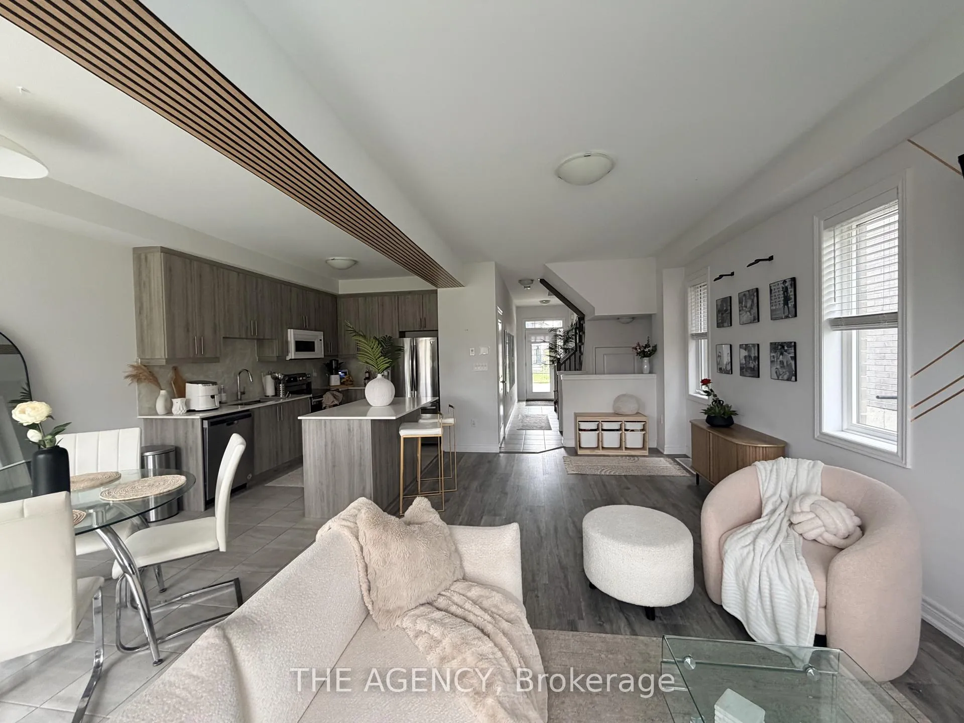 Photo 20 of 28 Baker Lane, Brant, Paris — HOMEH