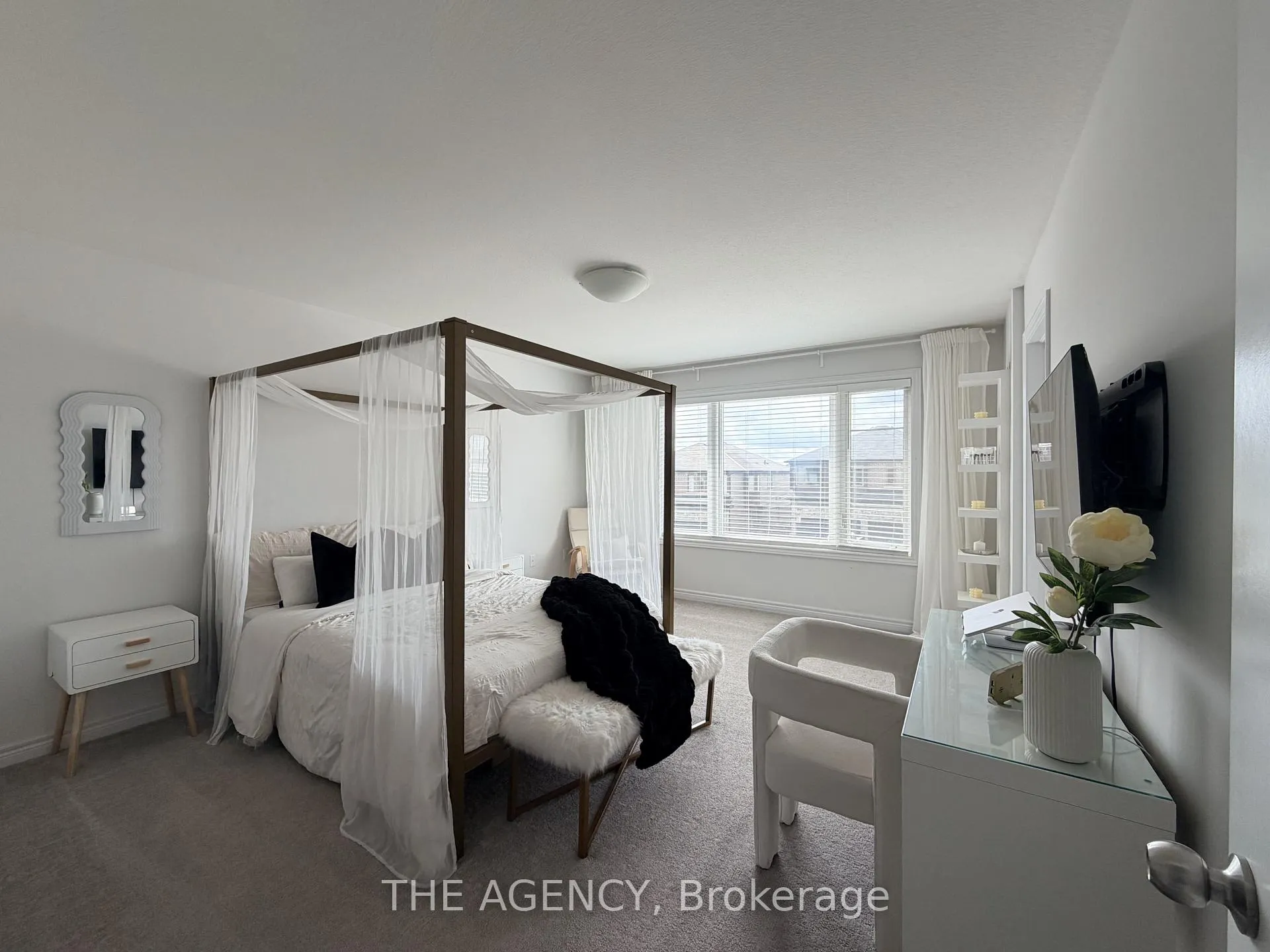 Photo 23 of 28 Baker Lane, Brant, Paris — HOMEH
