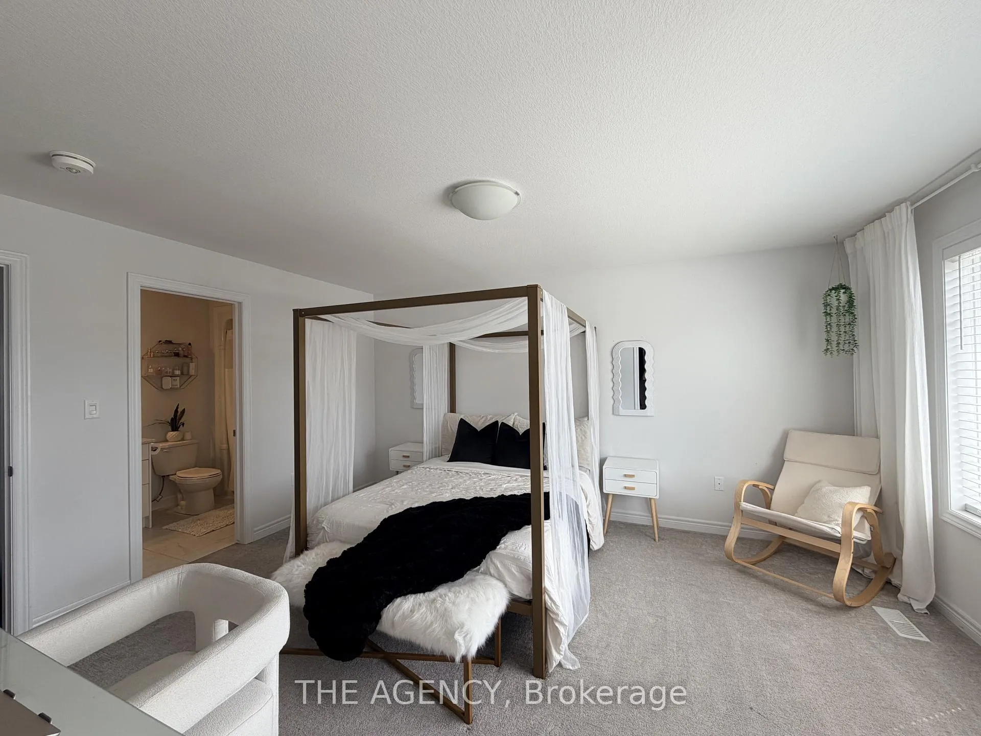 Photo 24 of 28 Baker Lane, Brant, Paris — HOMEH